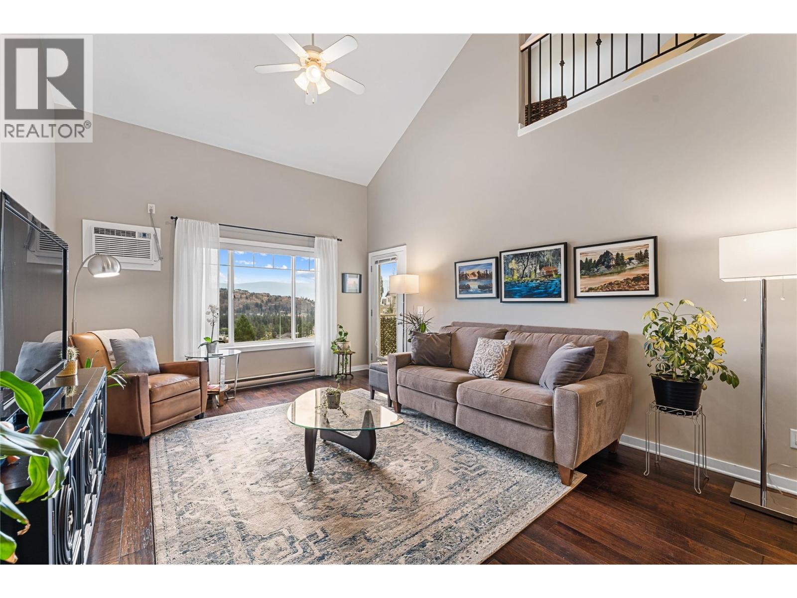 Picture for Unit #302, 2120 Shannon Ridge  Drive https://www.cirrealty.ca/reb/bc/1/10364671_3.jpg