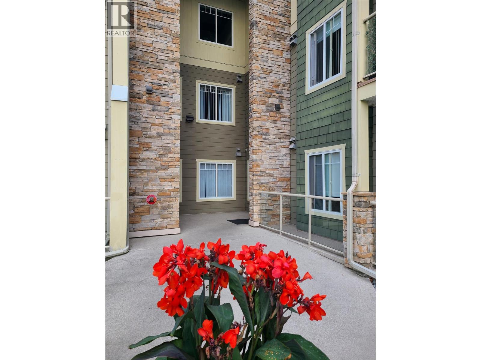 Picture for Unit #302, 2120 Shannon Ridge  Drive https://www.cirrealty.ca/reb/bc/1/10364671_41.jpg