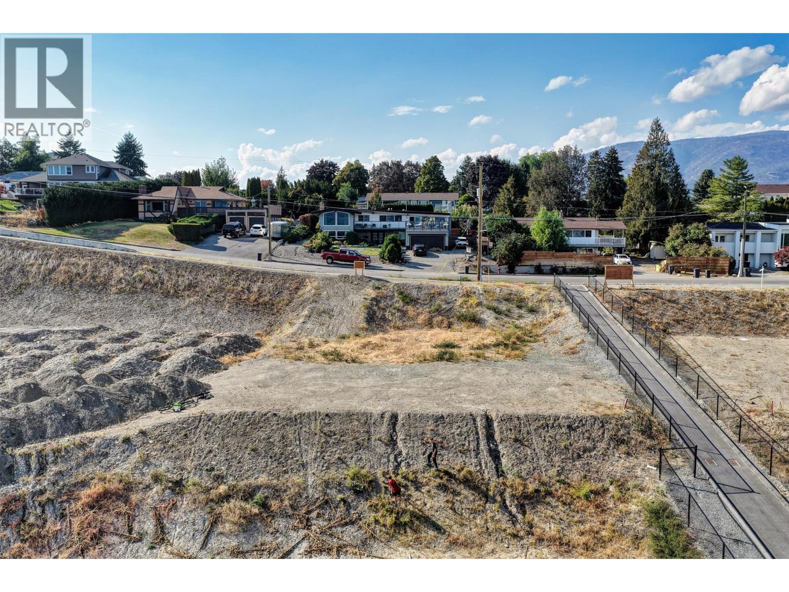 Picture for 2353 Thacker  Drive https://www.cirrealty.ca/reb/bc/1/10364761_3.jpg