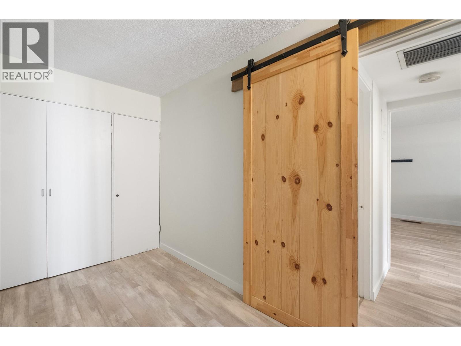 Picture for Unit #14, 353 Boyce  Crescent https://www.cirrealty.ca/reb/bc/1/10364791_16.jpg