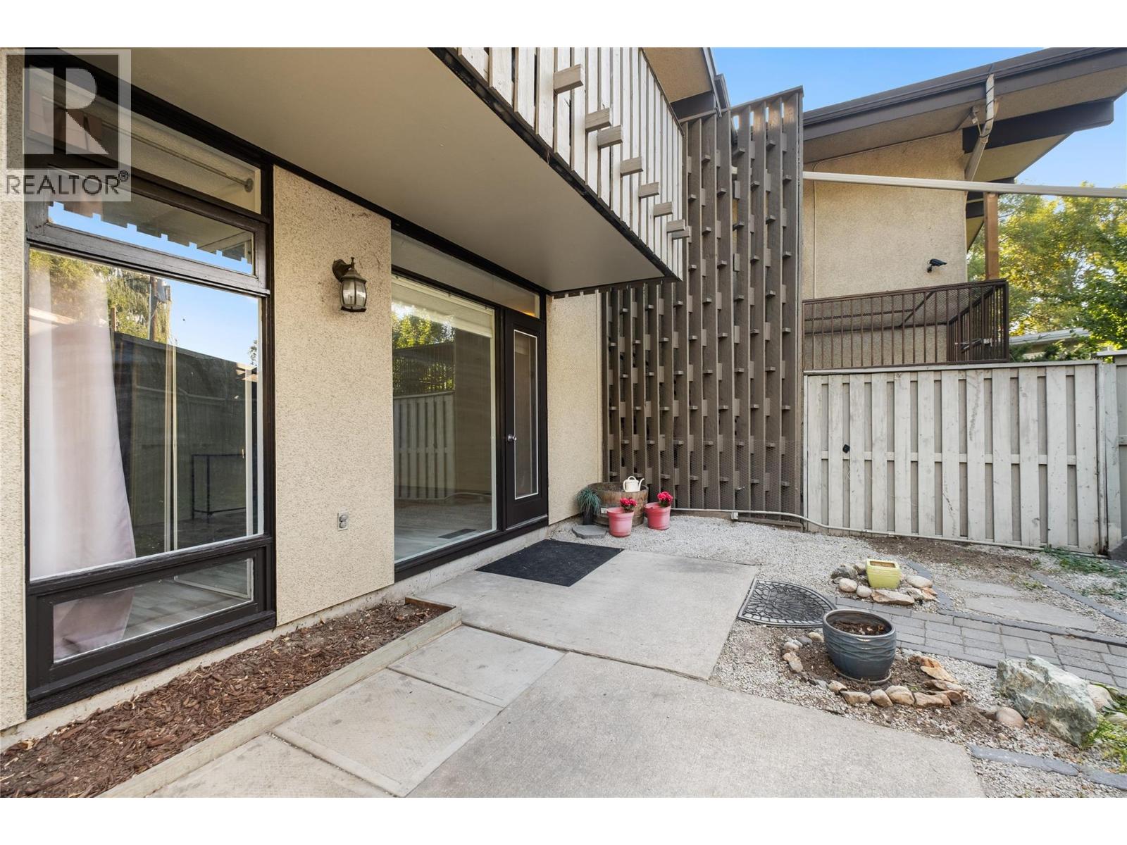 Picture for Unit #14, 353 Boyce  Crescent https://www.cirrealty.ca/reb/bc/1/10364791_9.jpg