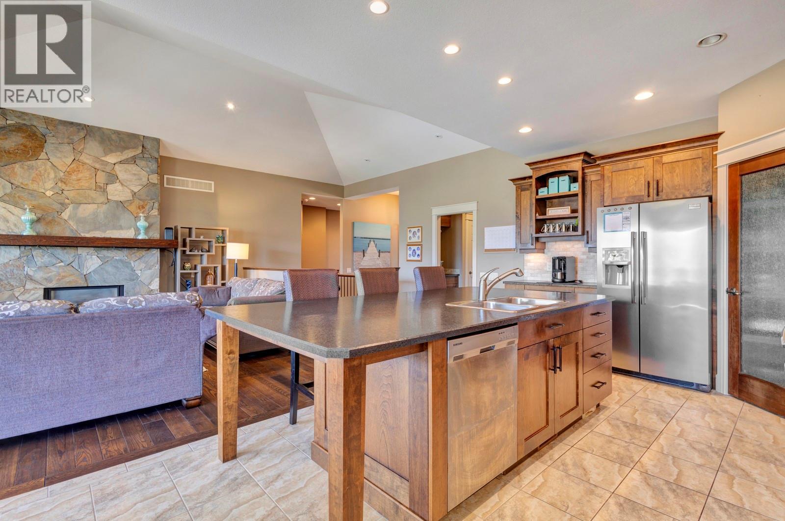 Picture for 1205 Loseth  Drive https://www.cirrealty.ca/reb/bc/1/10364971_10.jpg