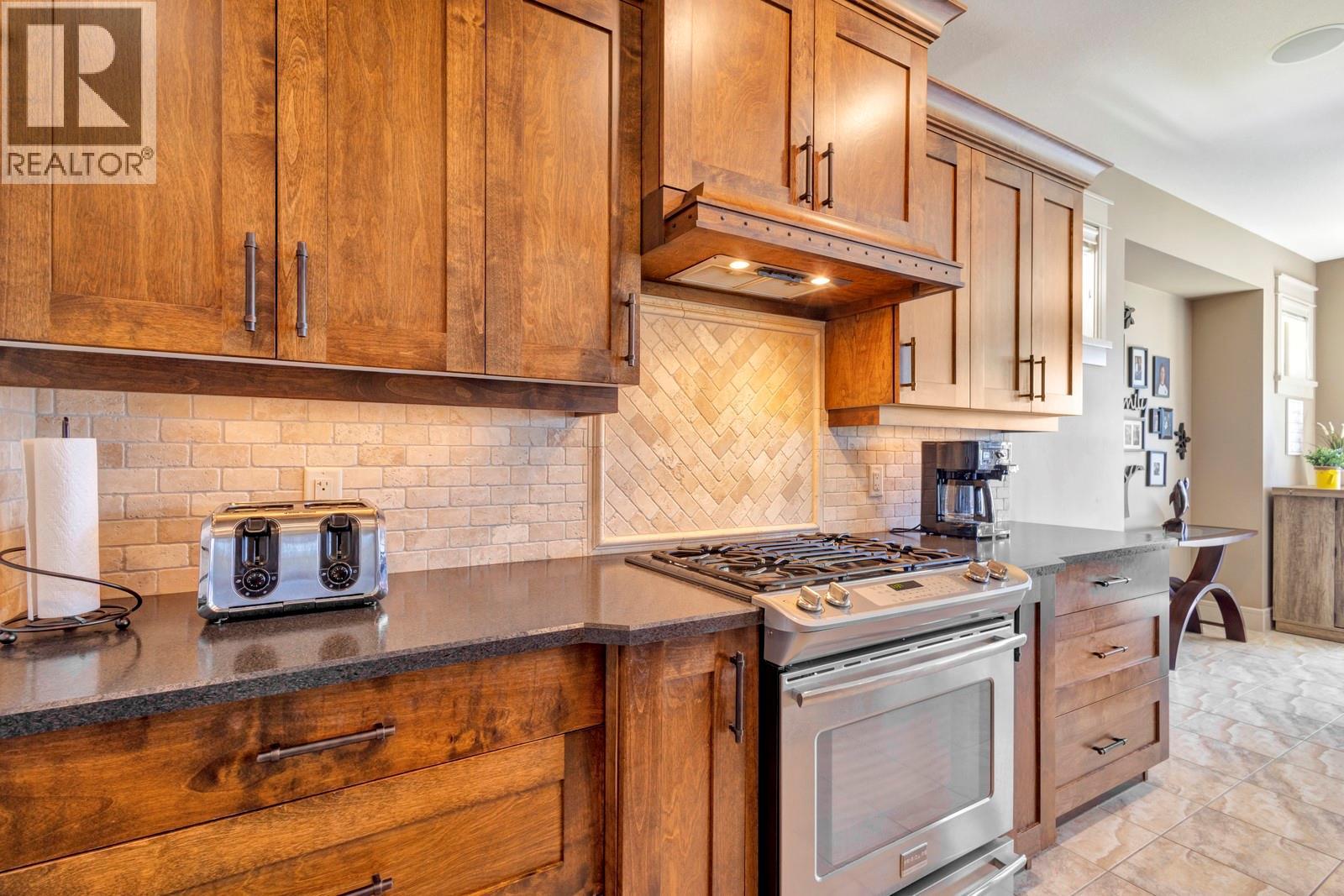 Picture for 1205 Loseth  Drive https://www.cirrealty.ca/reb/bc/1/10364971_13.jpg
