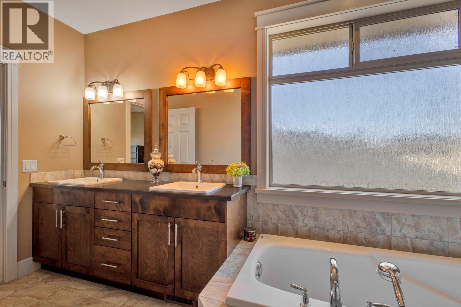 Picture for 1205 Loseth  Drive https://www.cirrealty.ca/reb/bc/1/10364971_20.jpg