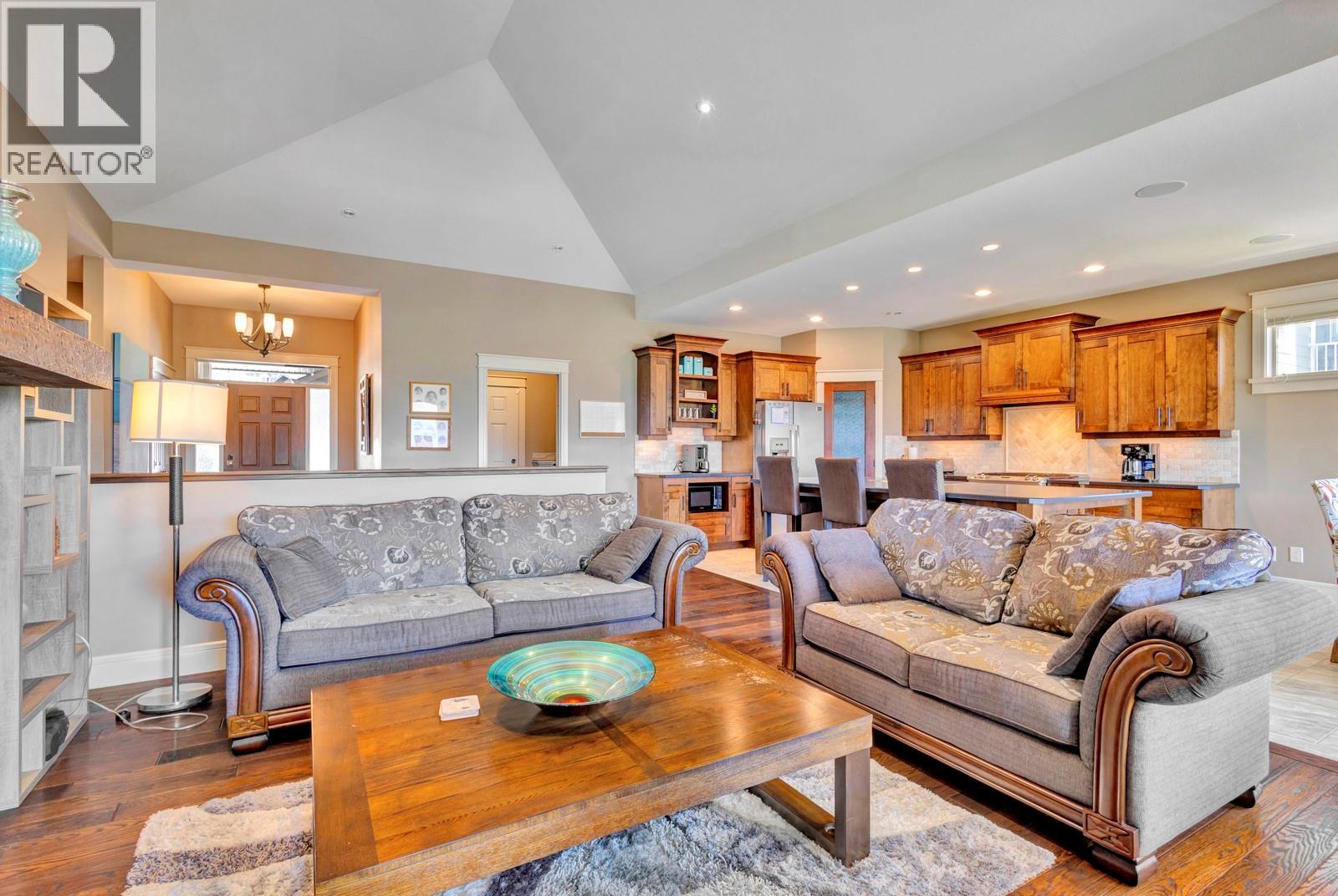 Picture for 1205 Loseth  Drive https://www.cirrealty.ca/reb/bc/1/10364971_9.jpg