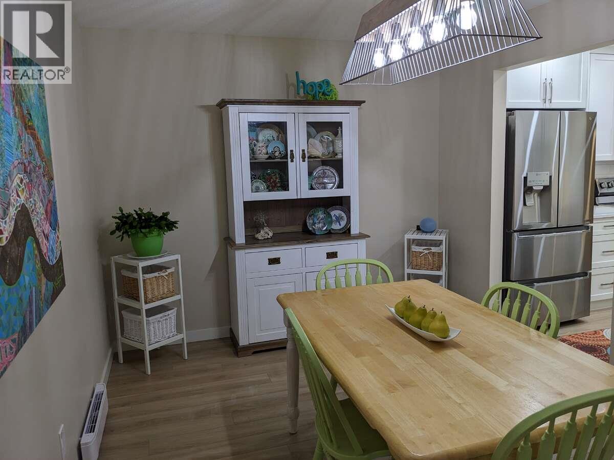 Picture for Unit #302, 1450 Bertram  Street https://www.cirrealty.ca/reb/bc/1/10365051_14.jpg