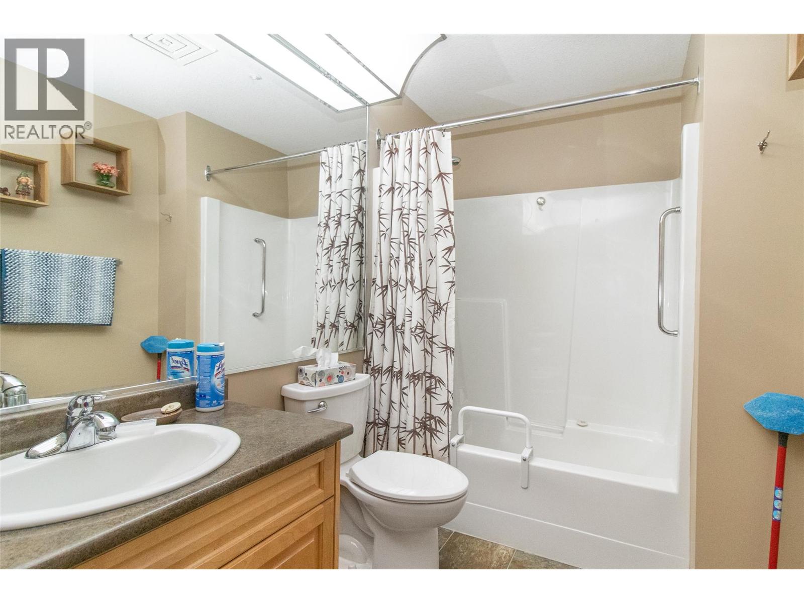 Picture for Unit #115A, 1045 Sutherland  Avenue https://www.cirrealty.ca/reb/bc/1/10365101_15.jpg