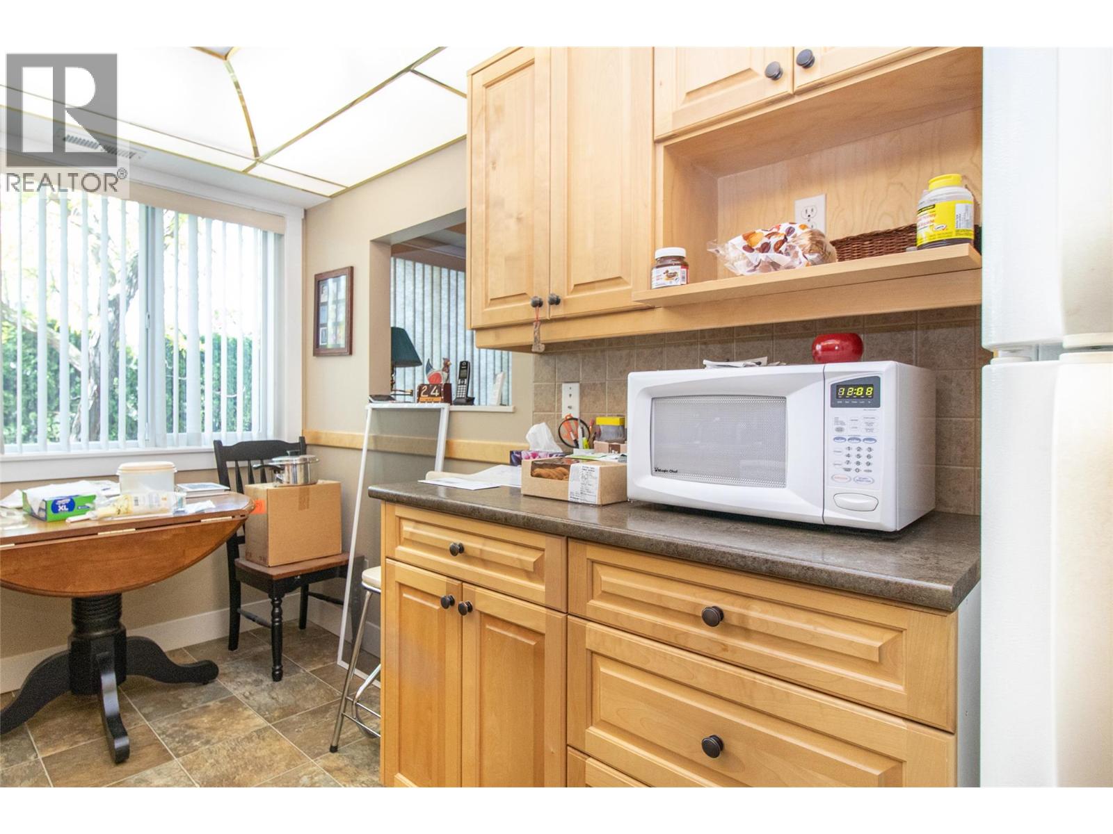 Picture for Unit #115A, 1045 Sutherland  Avenue https://www.cirrealty.ca/reb/bc/1/10365101_8.jpg