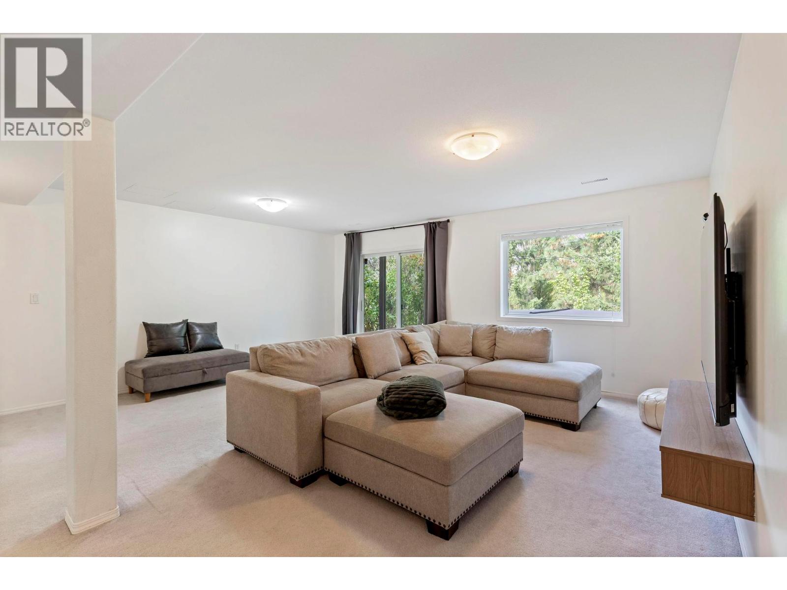 Picture for 2098 Sunview  Drive https://www.cirrealty.ca/reb/bc/1/10365341_20.jpg