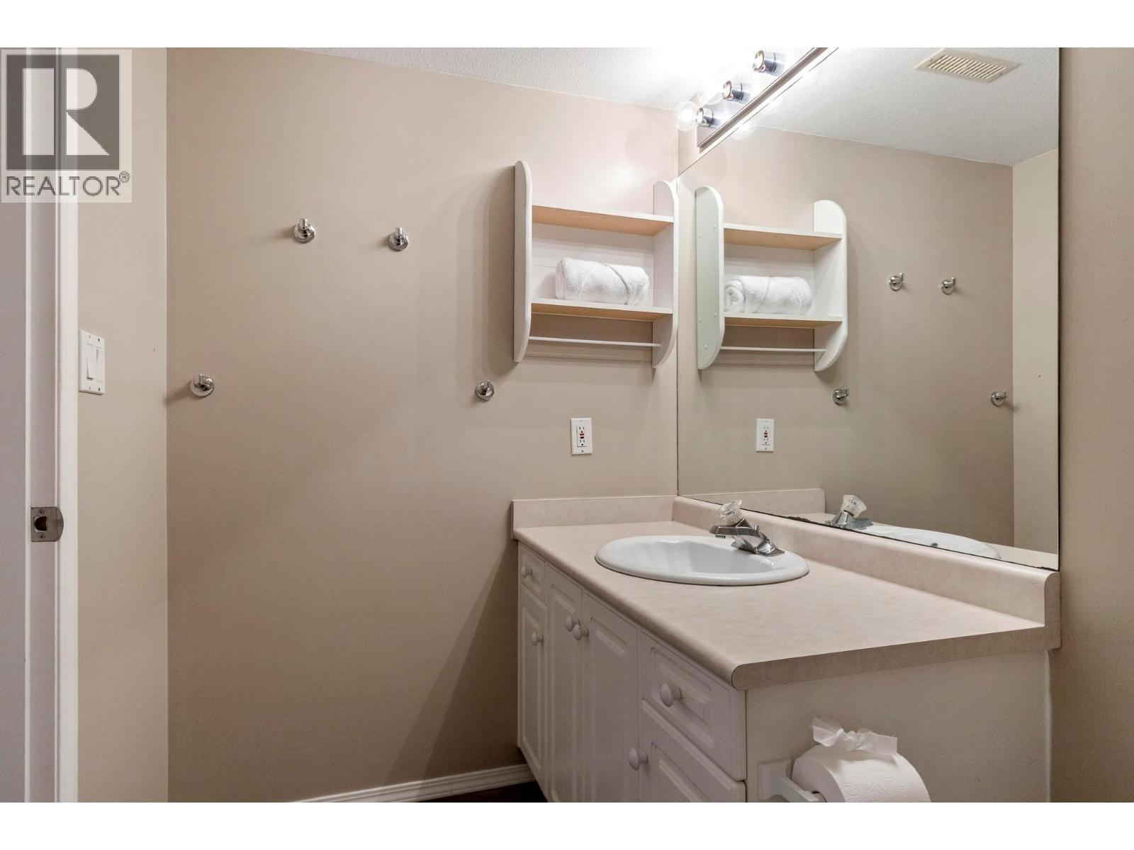 Picture for 2098 Sunview  Drive https://www.cirrealty.ca/reb/bc/1/10365341_25.jpg