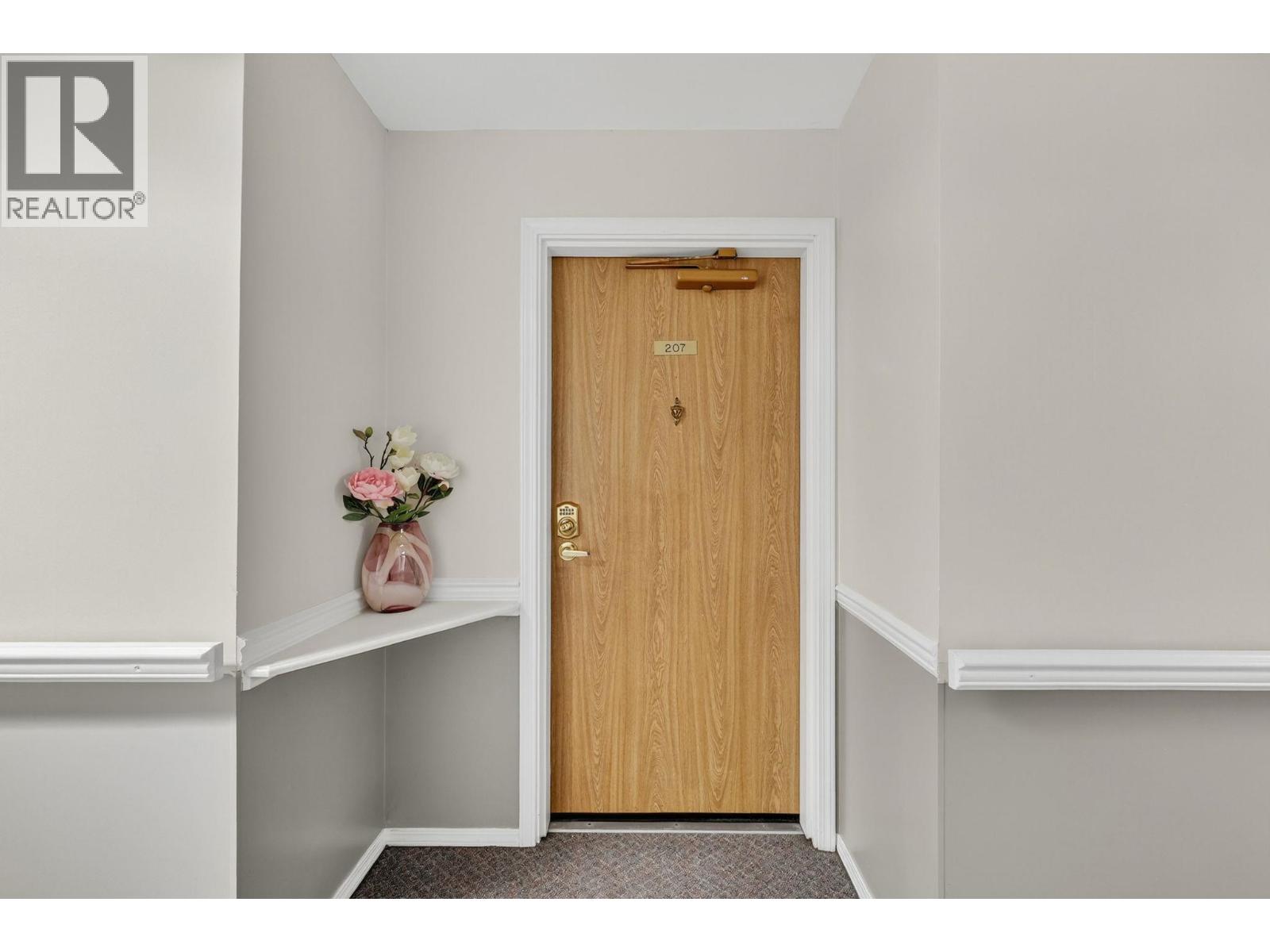 Picture for Unit #207, 575 Sutherland  Avenue