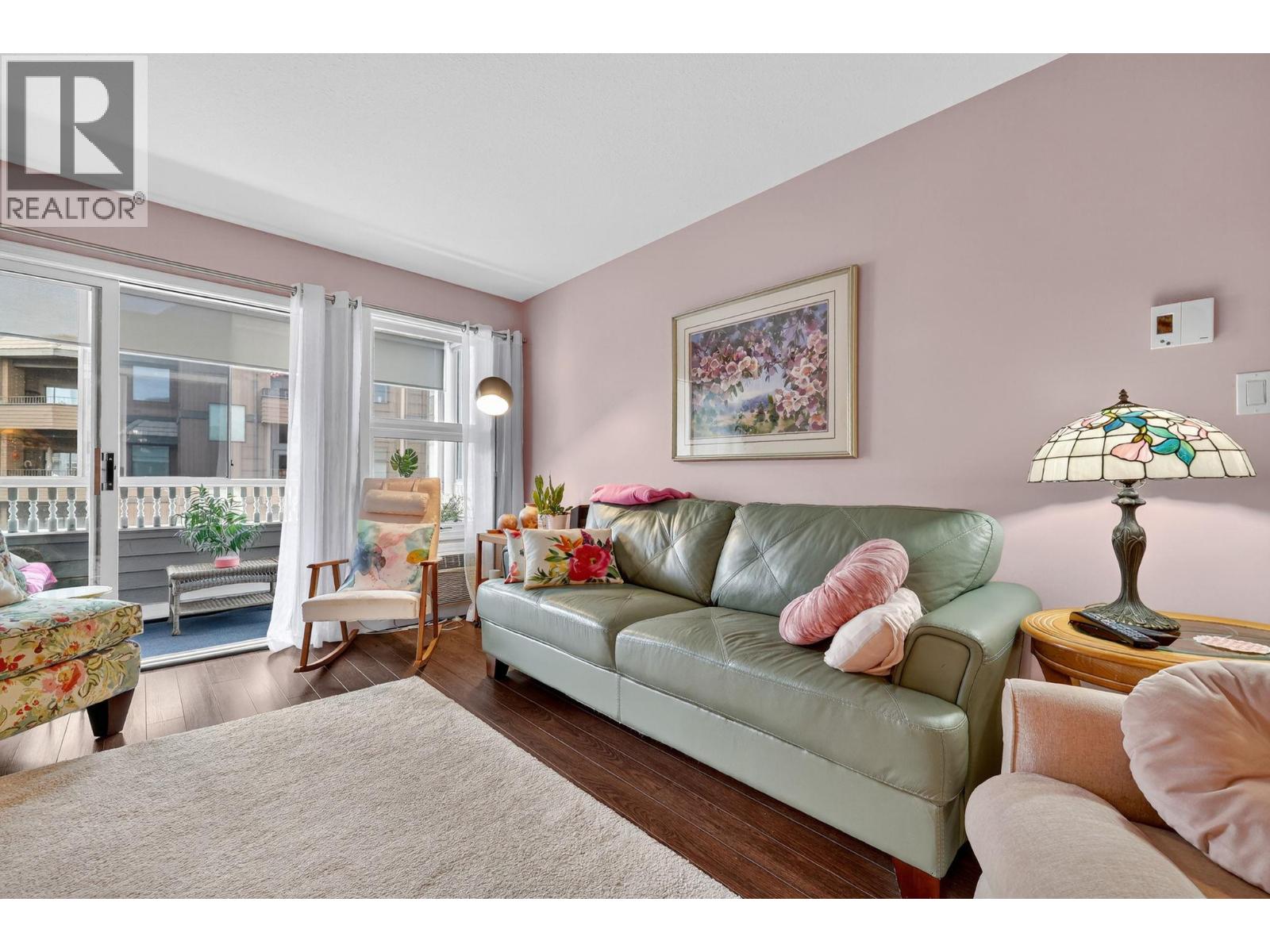 Picture for Unit #207, 575 Sutherland  Avenue