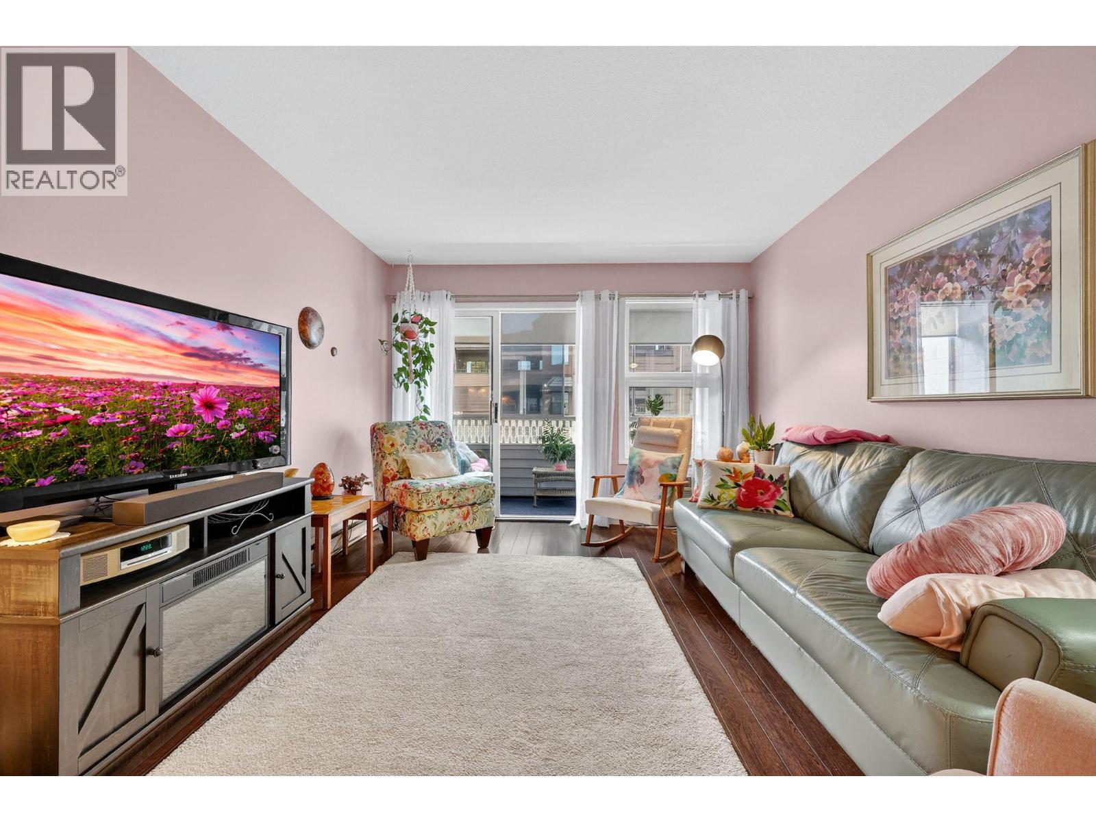 Picture for Unit #207, 575 Sutherland  Avenue