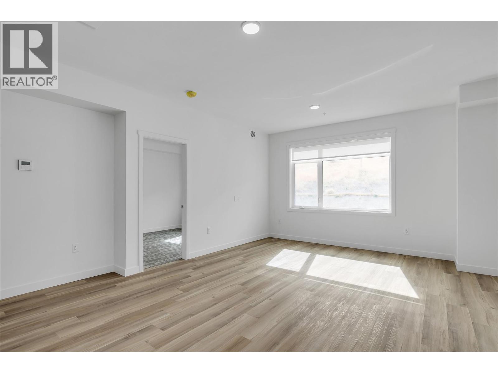 Picture for Unit #118, 1057 Frost  Road https://www.cirrealty.ca/reb/bc/1/10365651_11.jpg