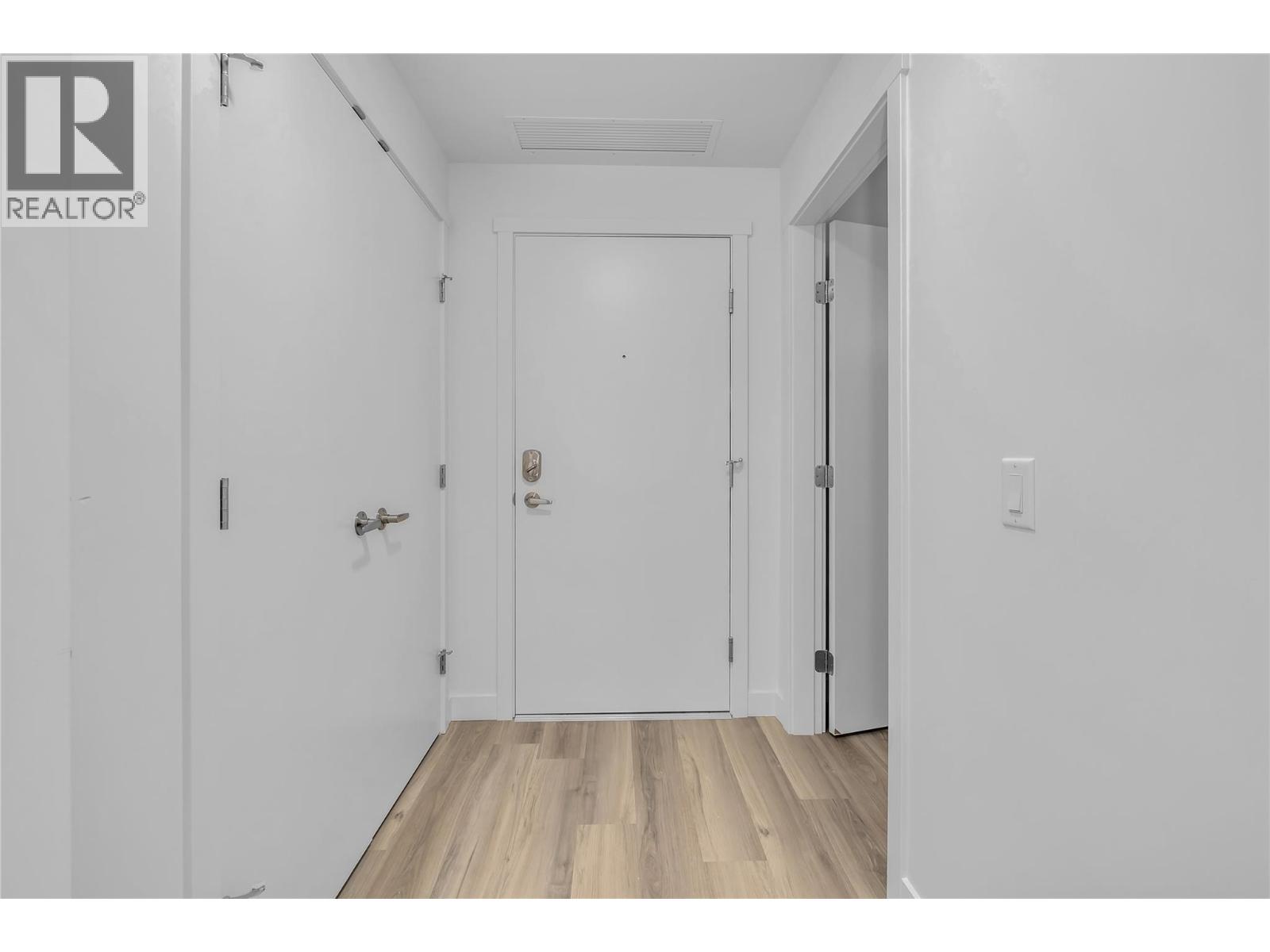 Picture for Unit #118, 1057 Frost  Road https://www.cirrealty.ca/reb/bc/1/10365651_21.jpg