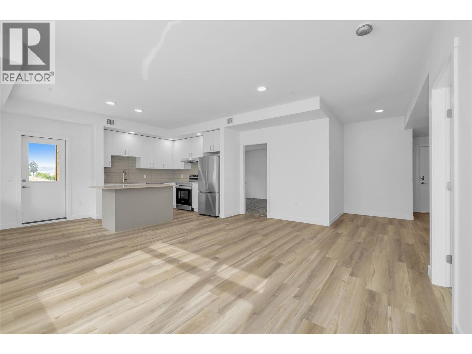 Picture for Unit #118, 1057 Frost  Road https://www.cirrealty.ca/reb/bc/1/10365651_8.jpg