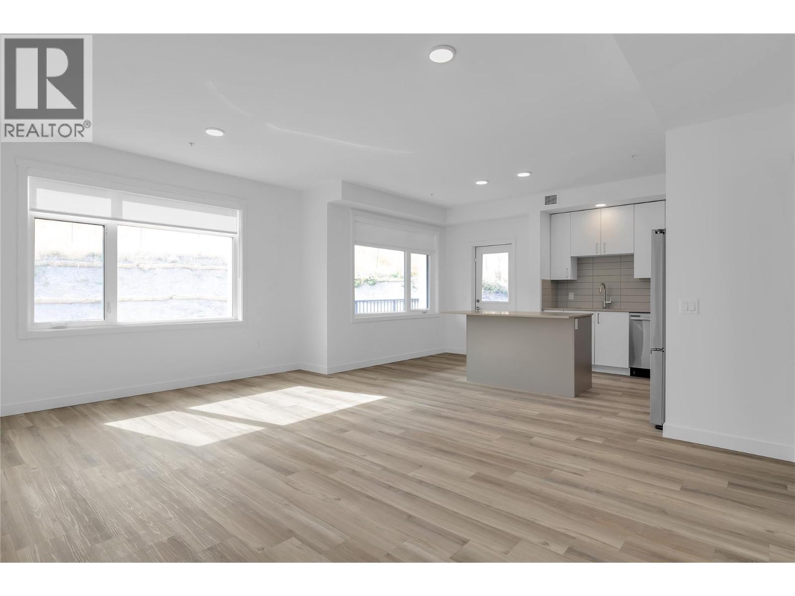 Picture for Unit #118, 1057 Frost  Road https://www.cirrealty.ca/reb/bc/1/10365651_9.jpg