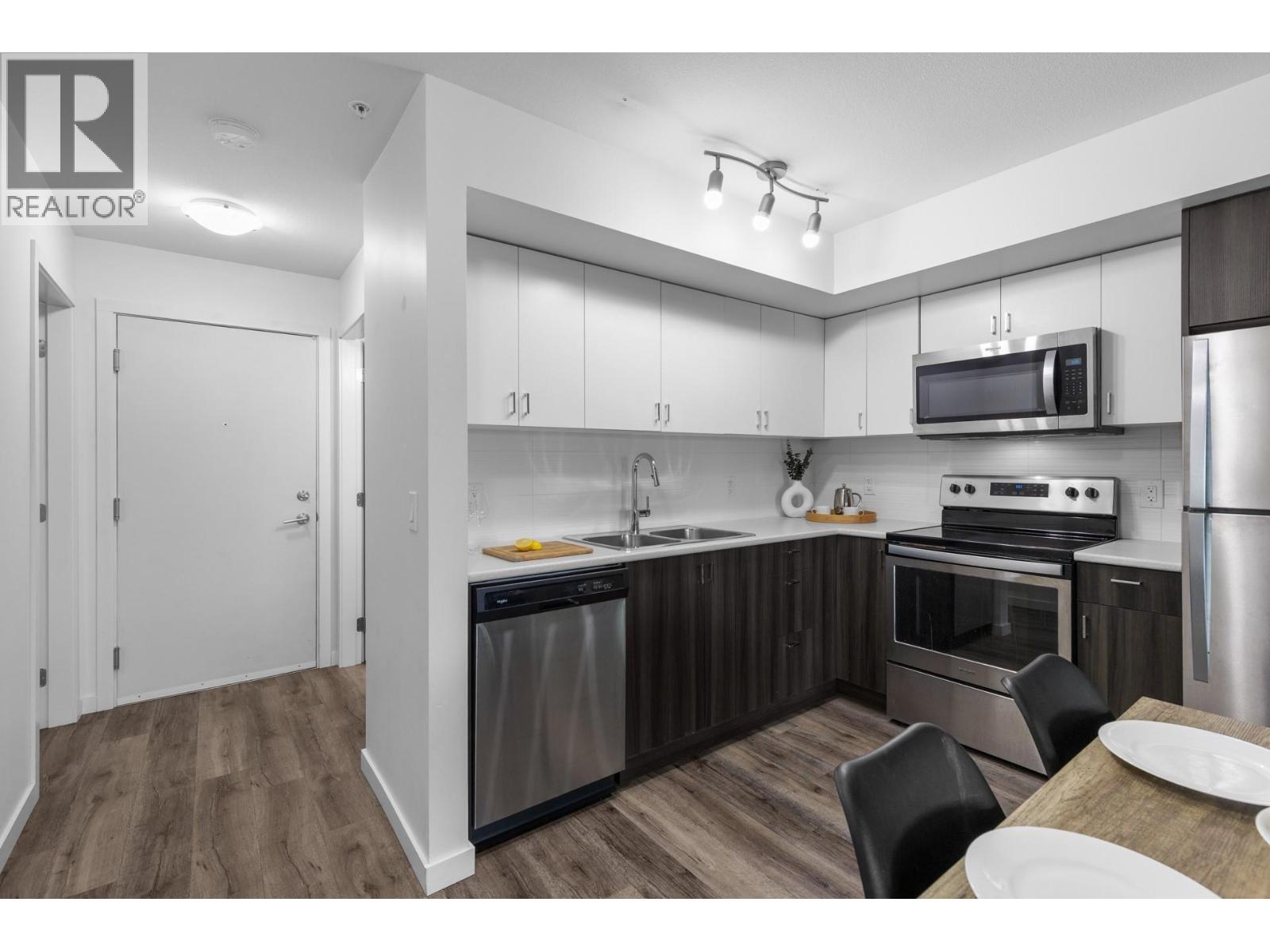 Picture for Unit #203, 725 Academy  Way https://www.cirrealty.ca/reb/bc/1/10365691_10.jpg