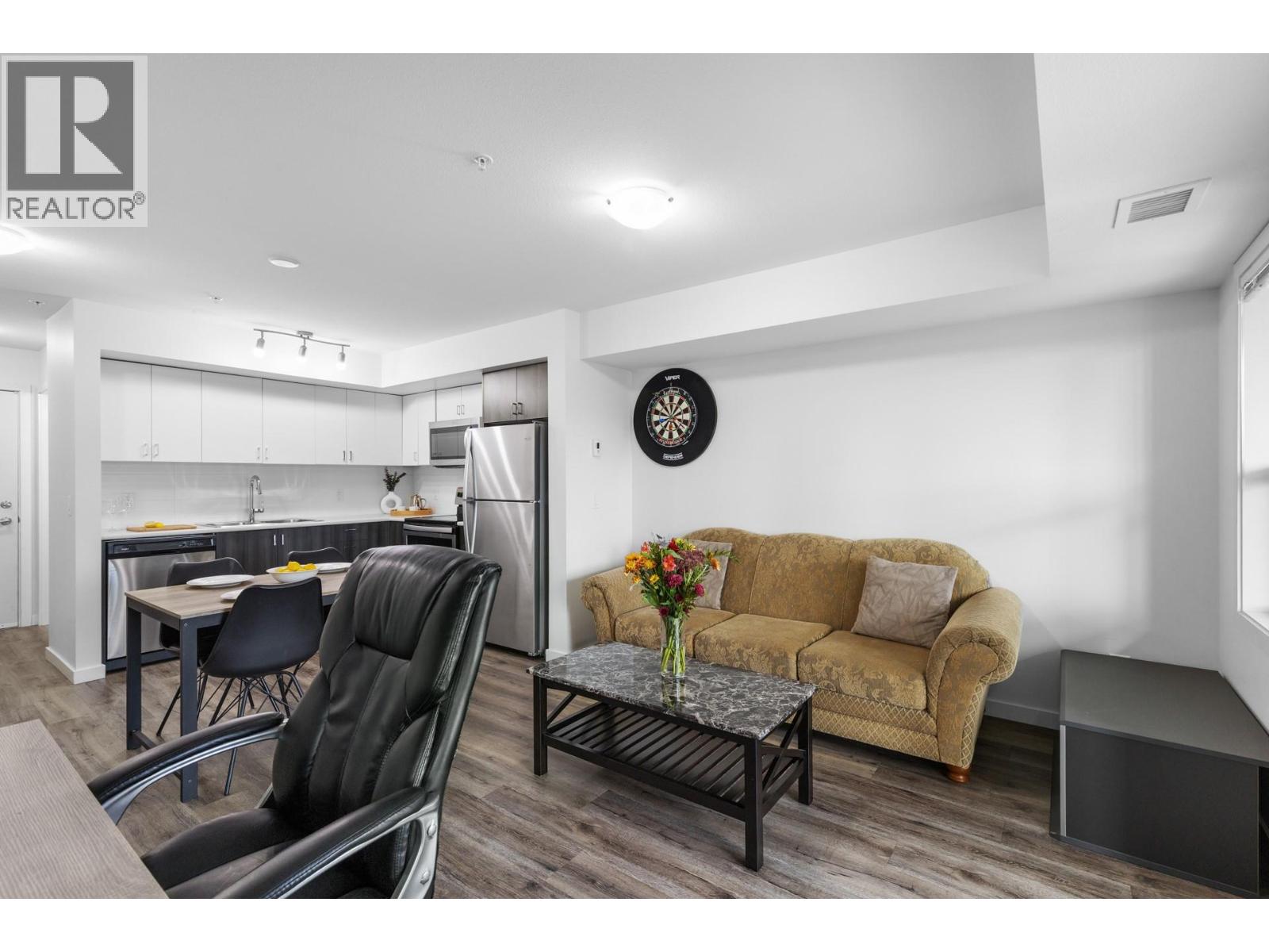 Picture for Unit #203, 725 Academy  Way https://www.cirrealty.ca/reb/bc/1/10365691_15.jpg