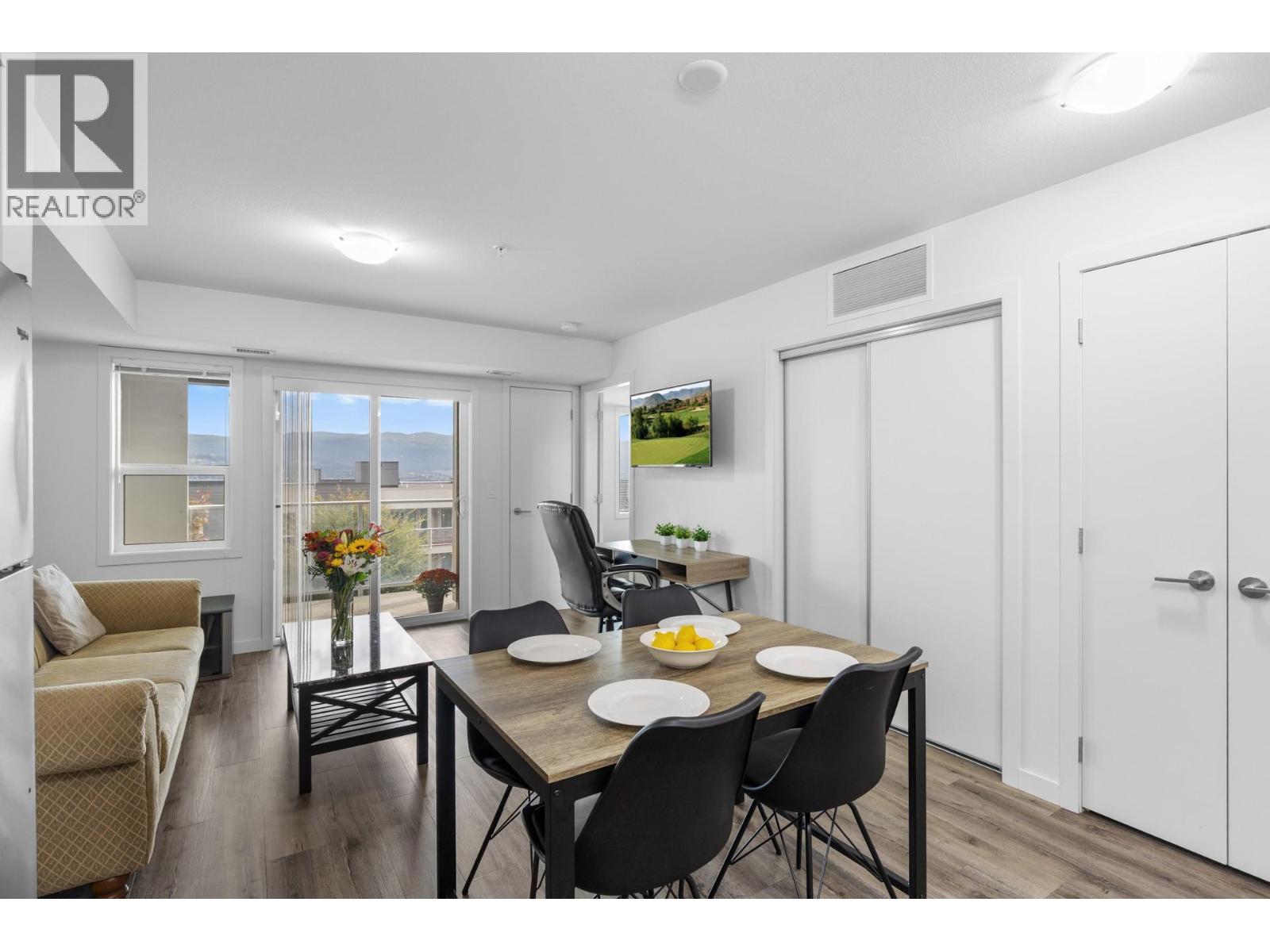 Picture for Unit #203, 725 Academy  Way https://www.cirrealty.ca/reb/bc/1/10365691_40.jpg