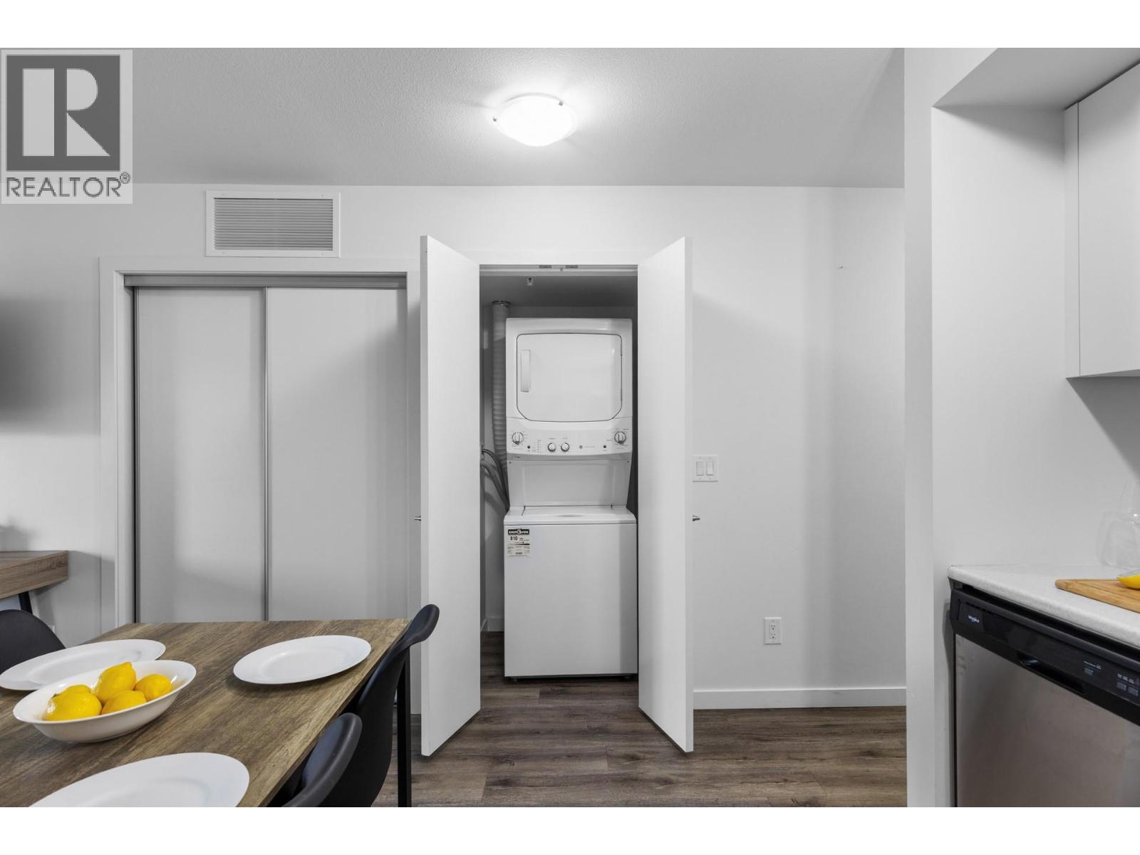 Picture for Unit #203, 725 Academy  Way https://www.cirrealty.ca/reb/bc/1/10365691_9.jpg