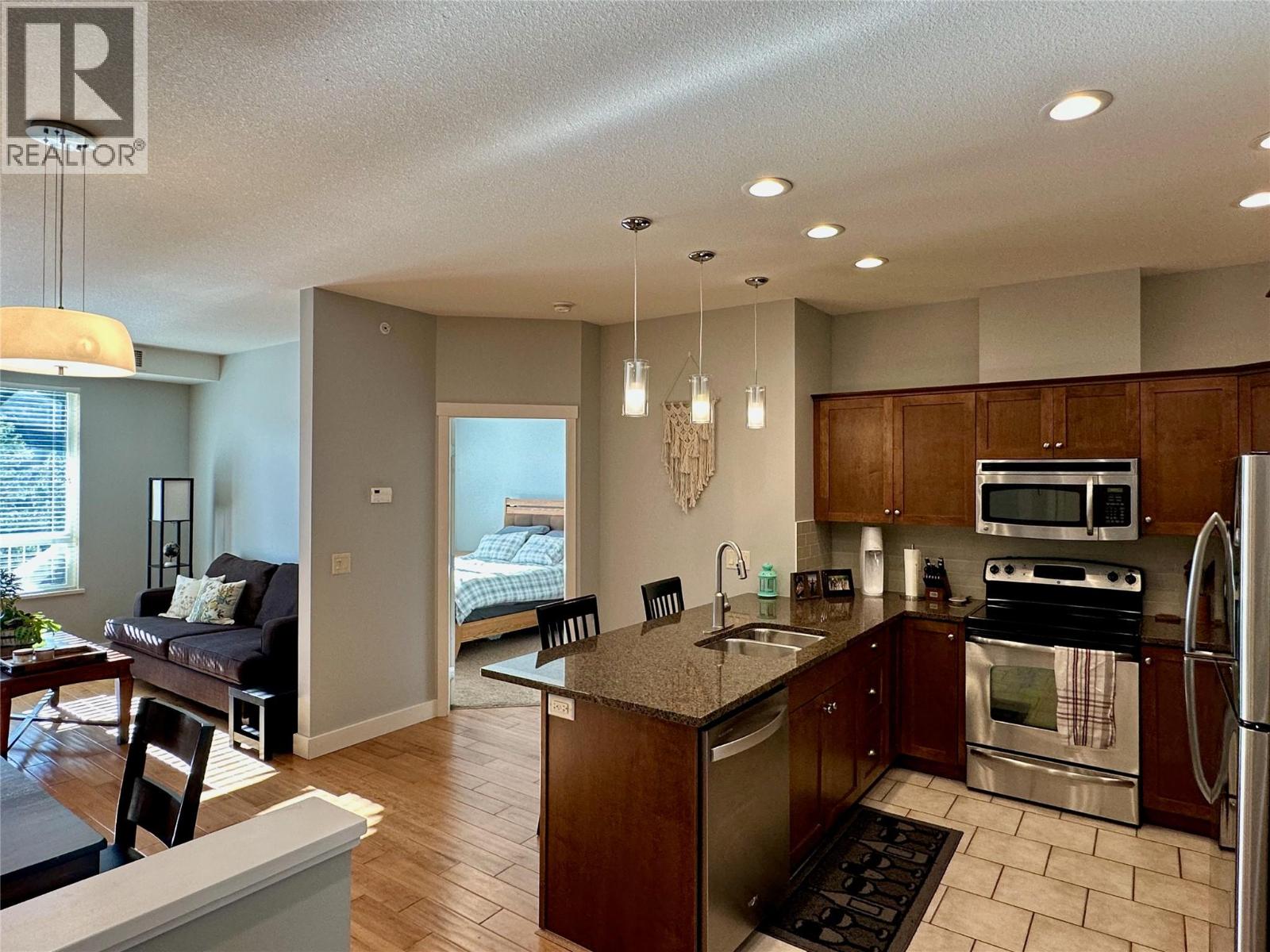 Picture for Unit #1309, 2210 Upper Sundance  Drive https://www.cirrealty.ca/reb/bc/1/10365731_4.jpg