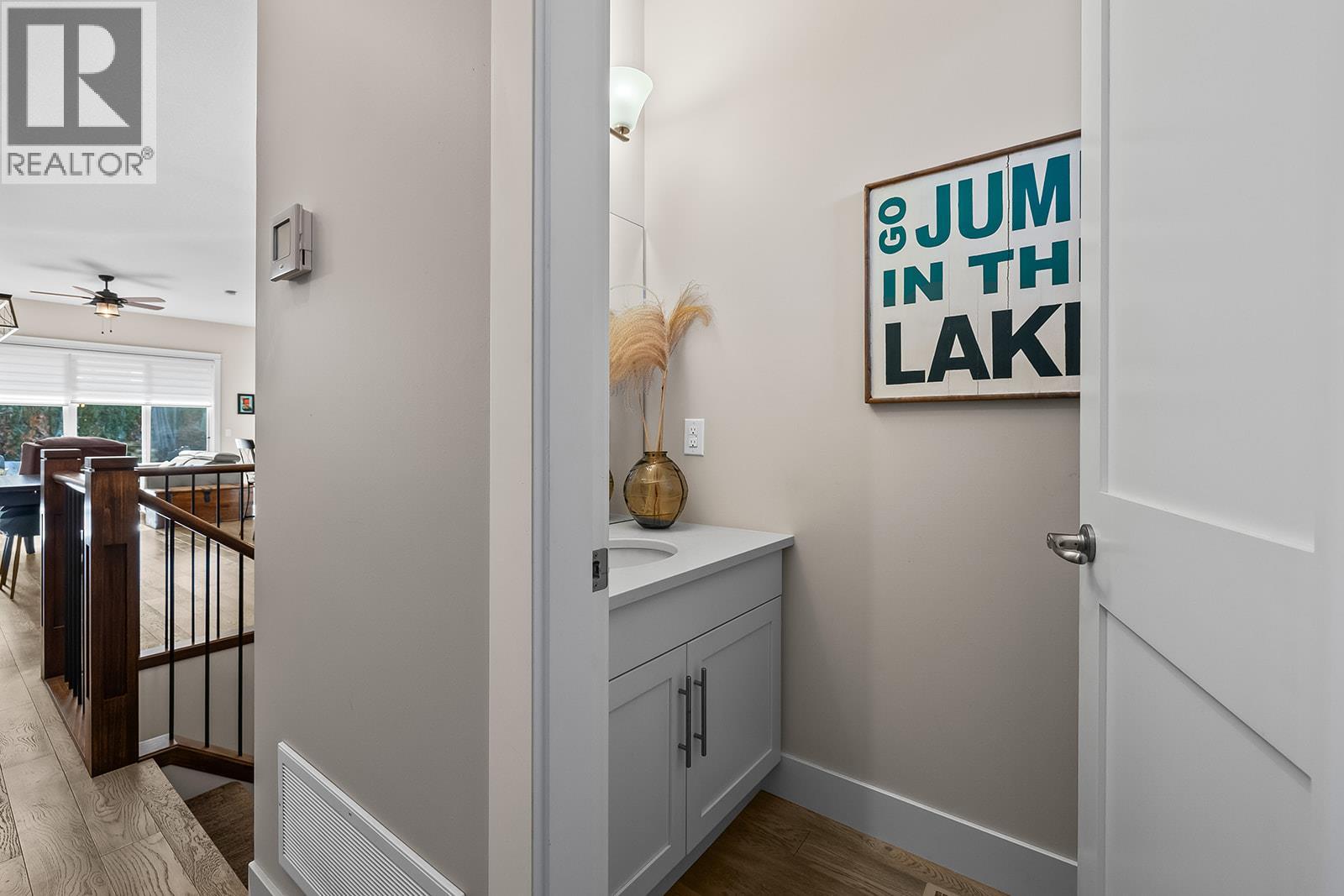 Picture for 1827 Viewpoint  Drive https://www.cirrealty.ca/reb/bc/1/10365871_14.jpg
