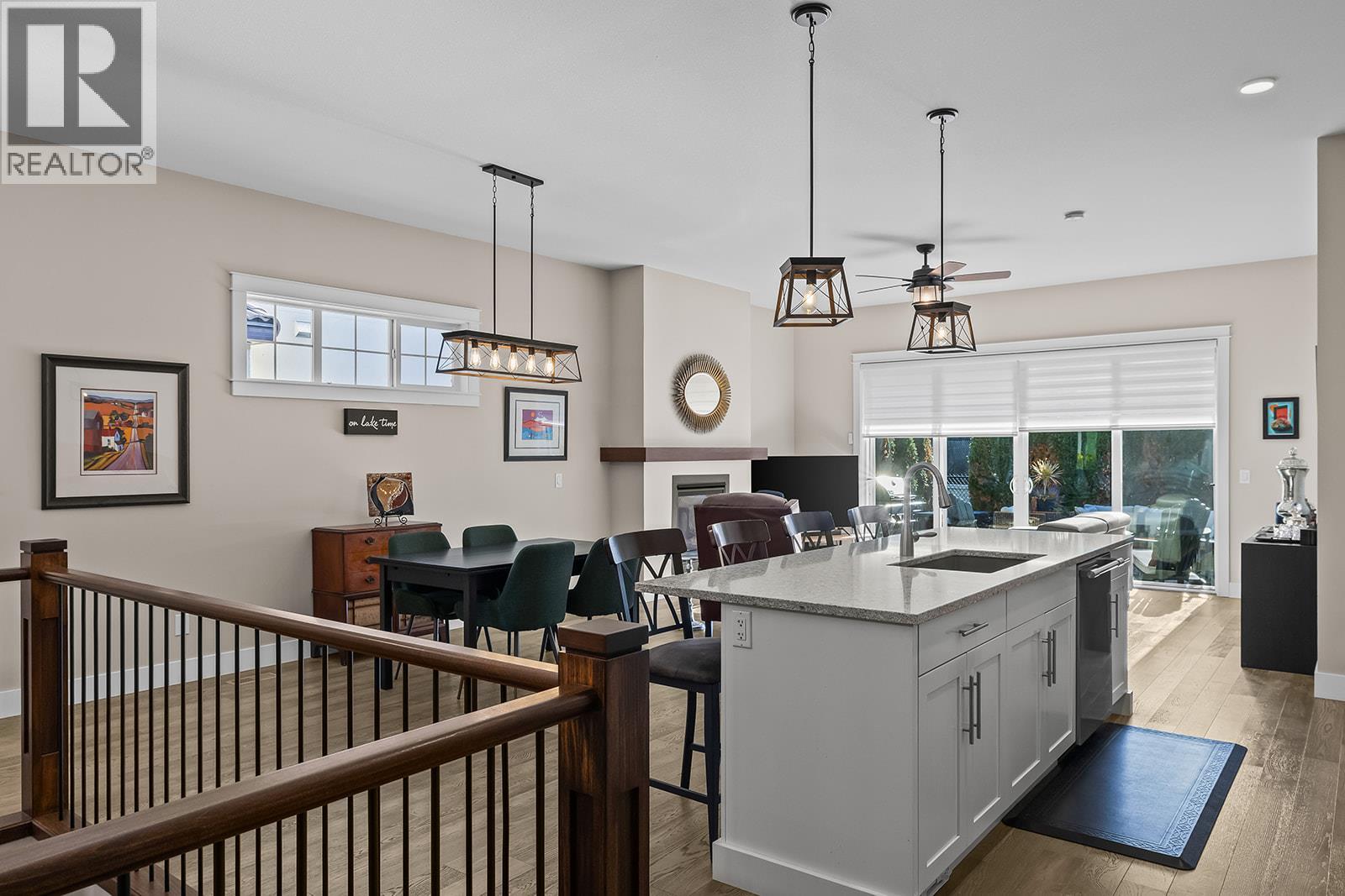 Picture for 1827 Viewpoint  Drive https://www.cirrealty.ca/reb/bc/1/10365871_18.jpg