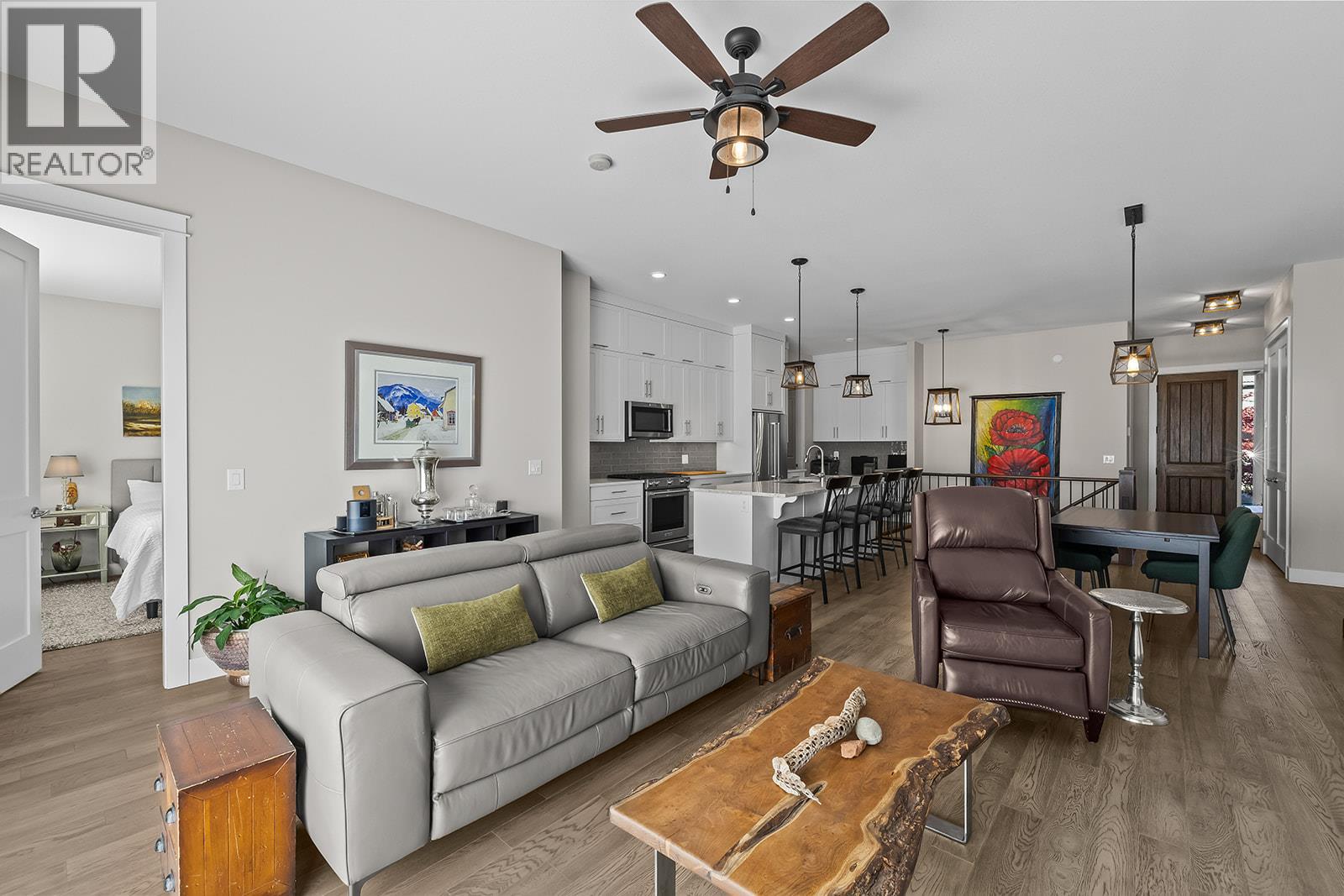 Picture for 1827 Viewpoint  Drive https://www.cirrealty.ca/reb/bc/1/10365871_27.jpg
