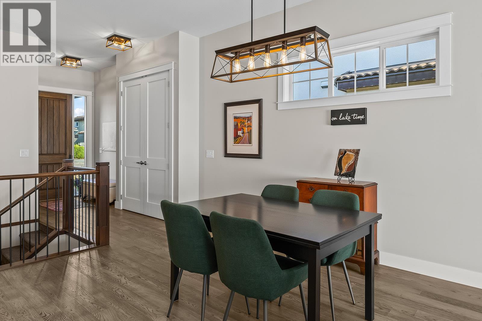 Picture for 1827 Viewpoint  Drive https://www.cirrealty.ca/reb/bc/1/10365871_28.jpg