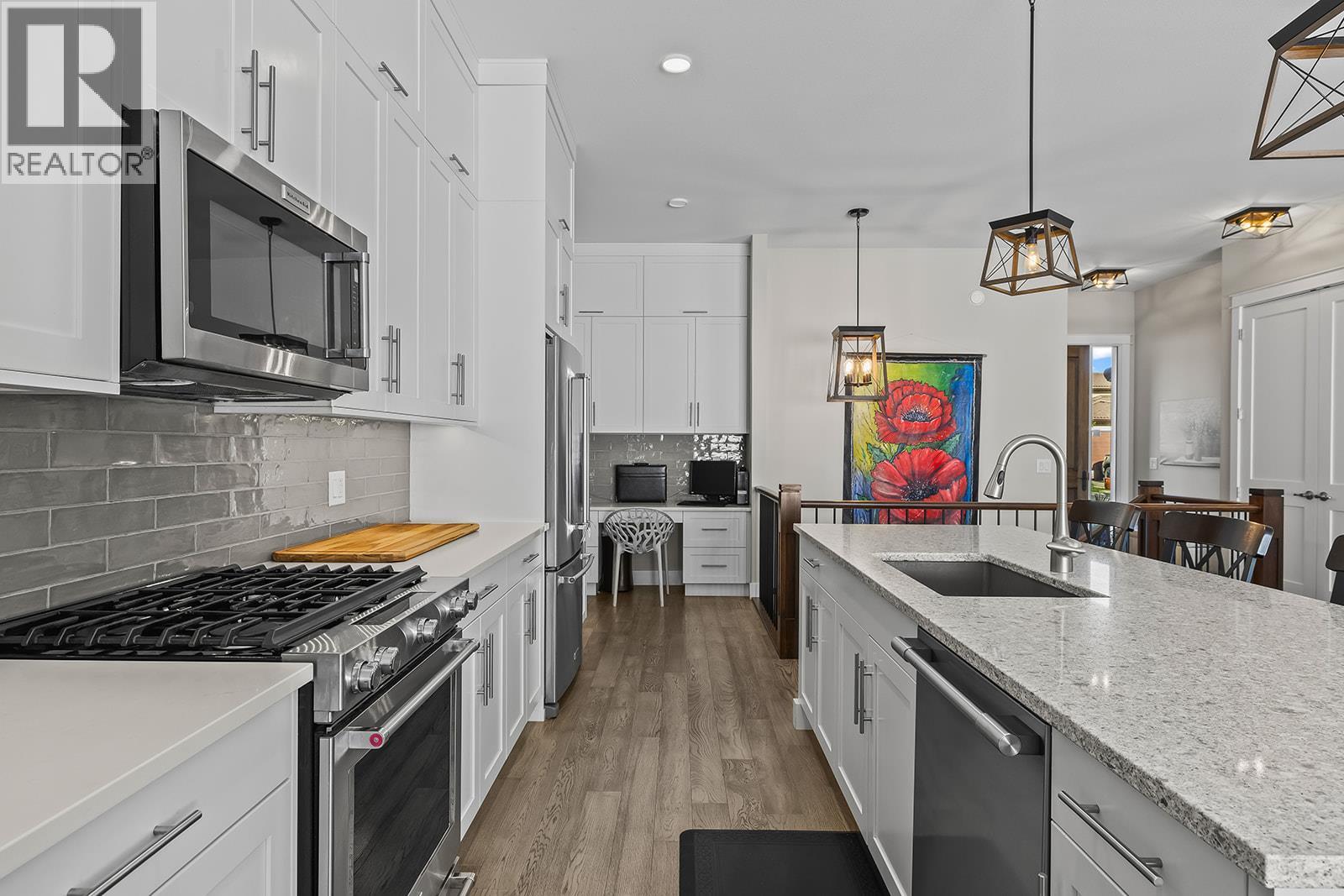 Picture for 1827 Viewpoint  Drive https://www.cirrealty.ca/reb/bc/1/10365871_31.jpg