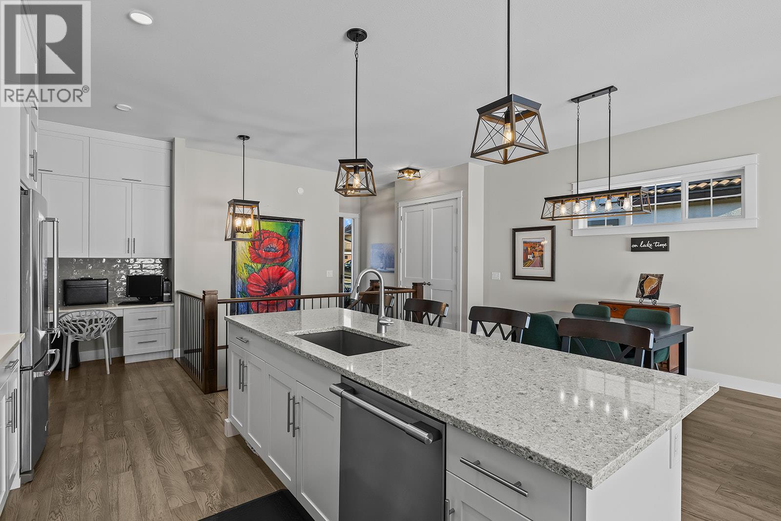 Picture for 1827 Viewpoint  Drive https://www.cirrealty.ca/reb/bc/1/10365871_32.jpg