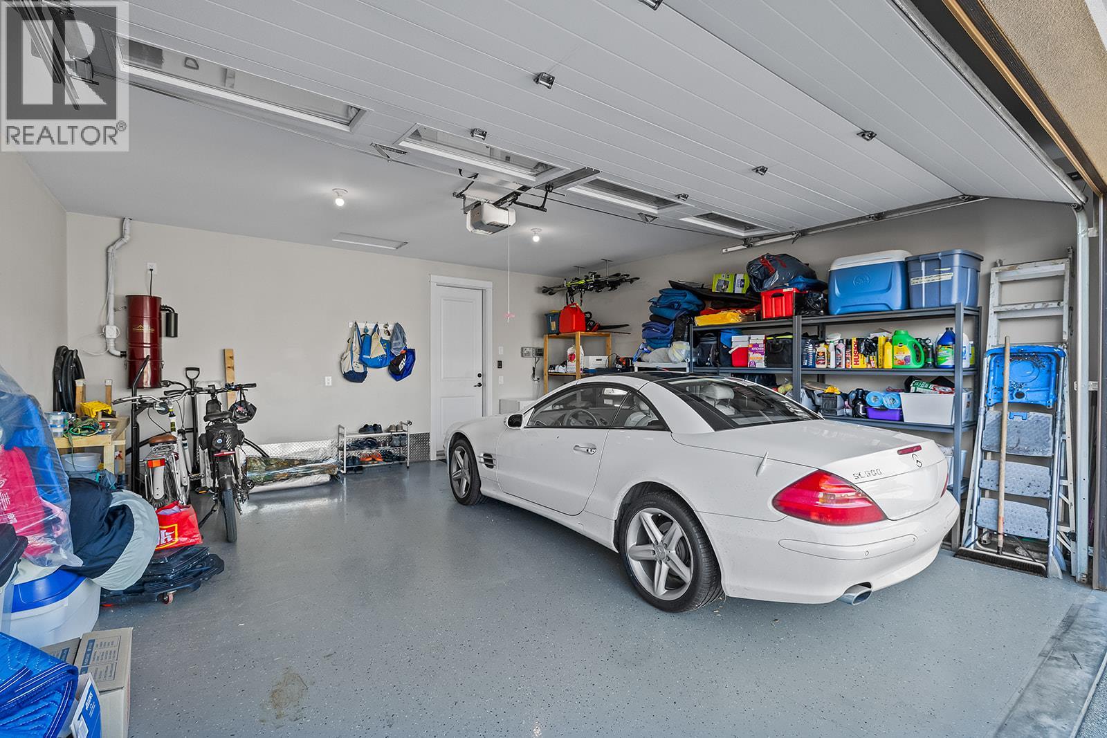 Picture for 1827 Viewpoint  Drive https://www.cirrealty.ca/reb/bc/1/10365871_43.jpg