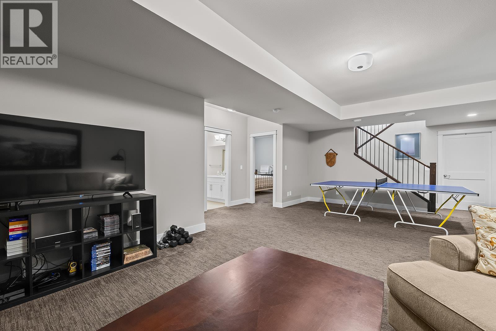Picture for 1827 Viewpoint  Drive https://www.cirrealty.ca/reb/bc/1/10365871_48.jpg