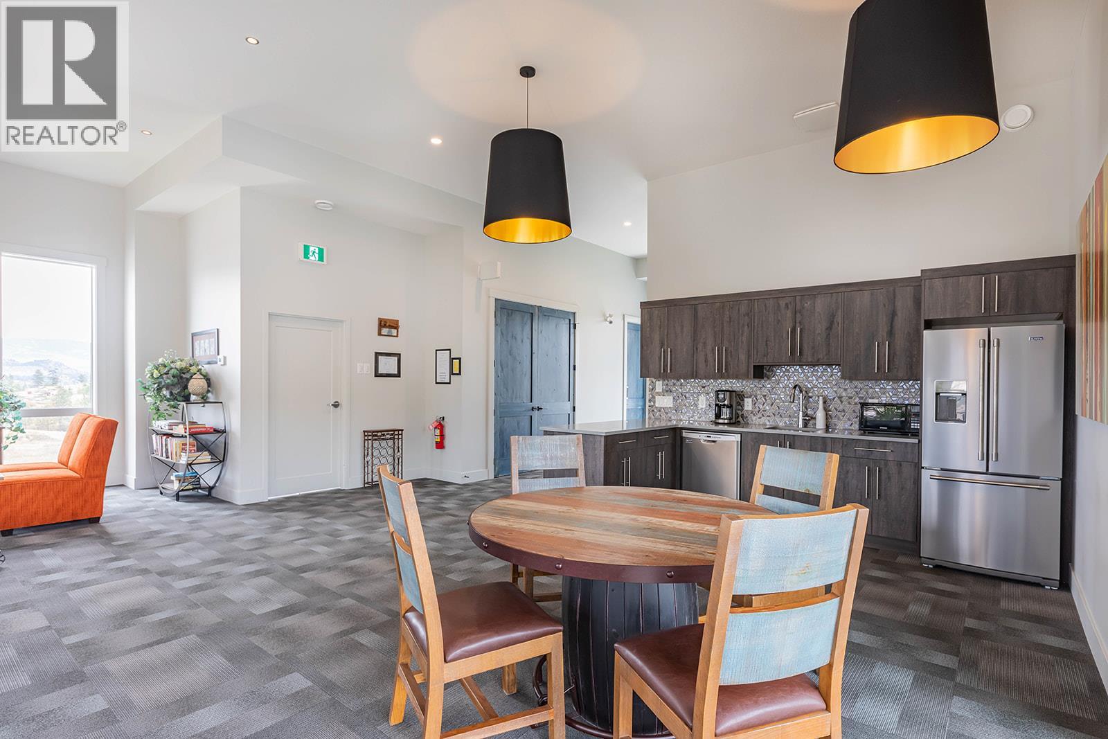 Picture for 1827 Viewpoint  Drive https://www.cirrealty.ca/reb/bc/1/10365871_59.jpg