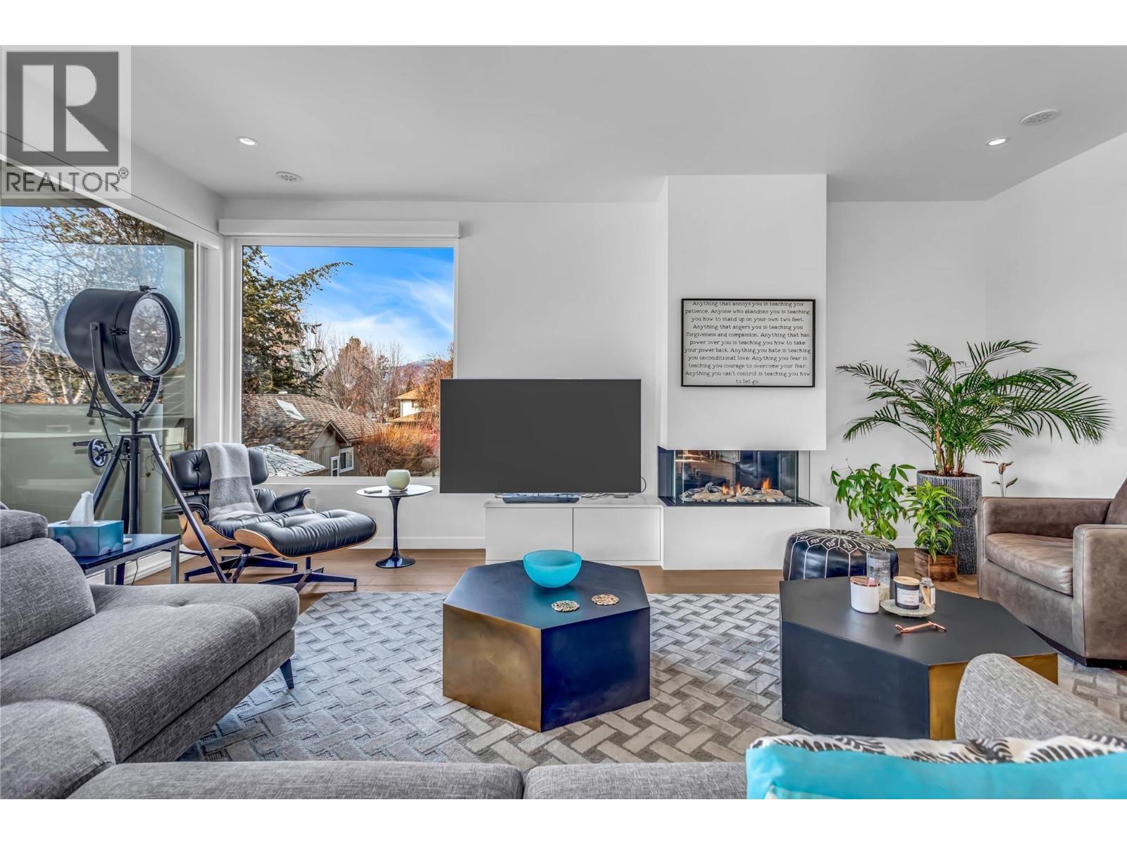 Picture for Unit #201, 2630 Bath  Street https://www.cirrealty.ca/reb/bc/1/10365971_8.jpg