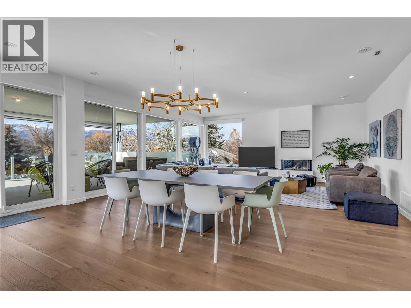 Picture for Unit #201, 2630 Bath  Street https://www.cirrealty.ca/reb/bc/1/10365971_9.jpg