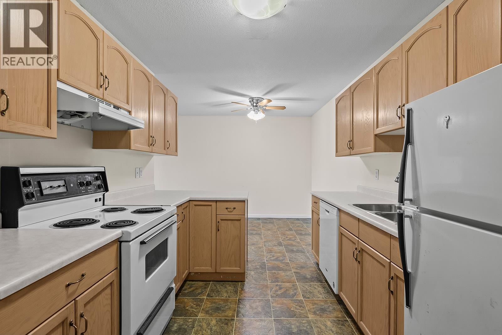Picture for Unit #316, 769 K.L.O  Road https://www.cirrealty.ca/reb/bc/1/10366101_7.jpg