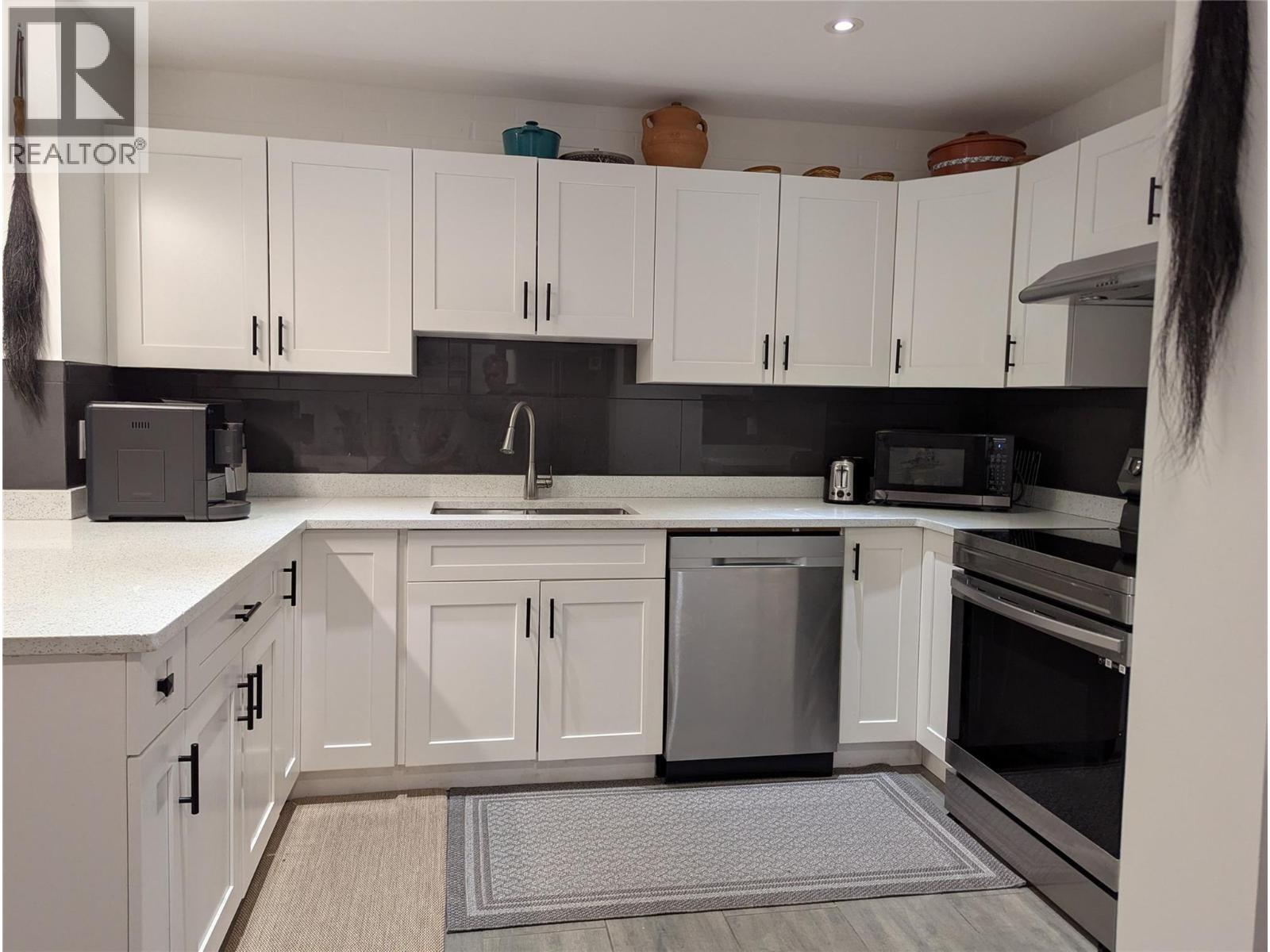 Picture for Unit #401, 1915 Pacific  Court