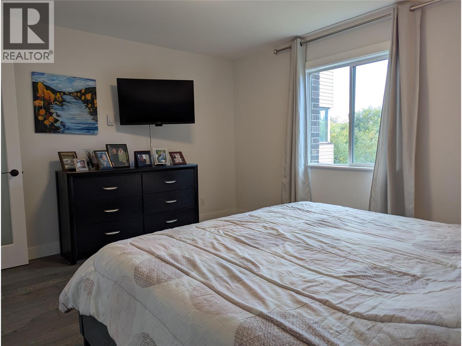 Picture for Unit #401, 1915 Pacific  Court