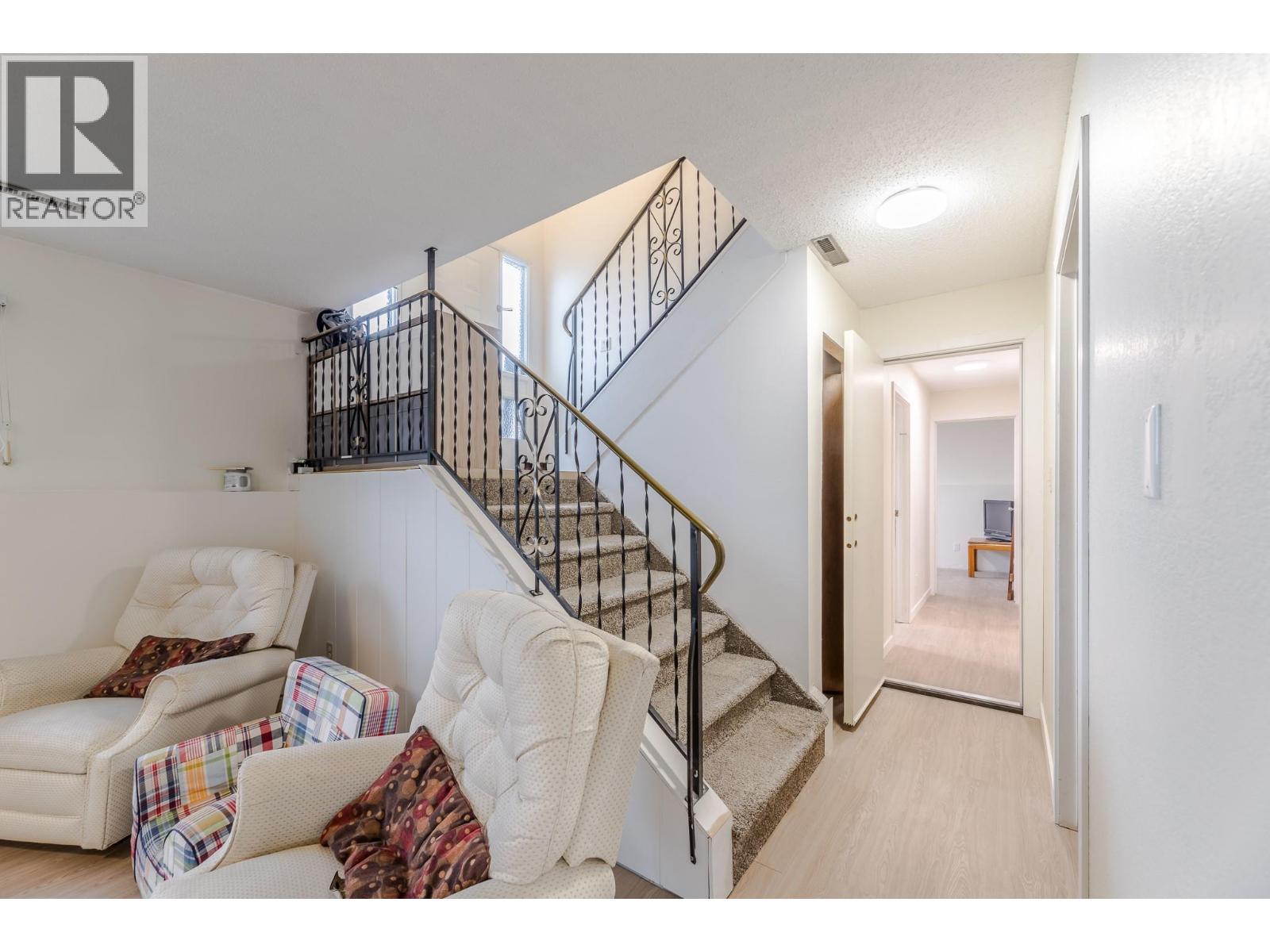 Picture for 157 Murray  Drive https://www.cirrealty.ca/reb/bc/1/10366231_23.jpg