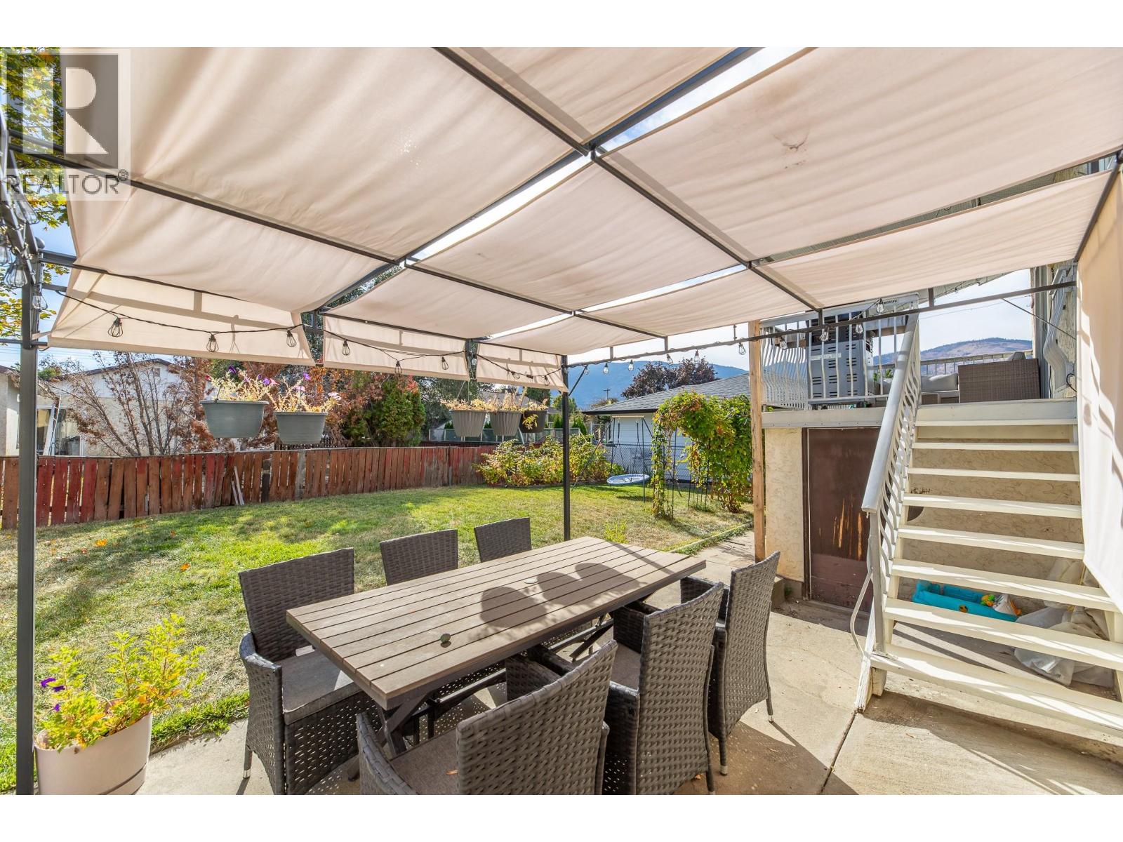 Picture for 157 Murray  Drive https://www.cirrealty.ca/reb/bc/1/10366231_40.jpg