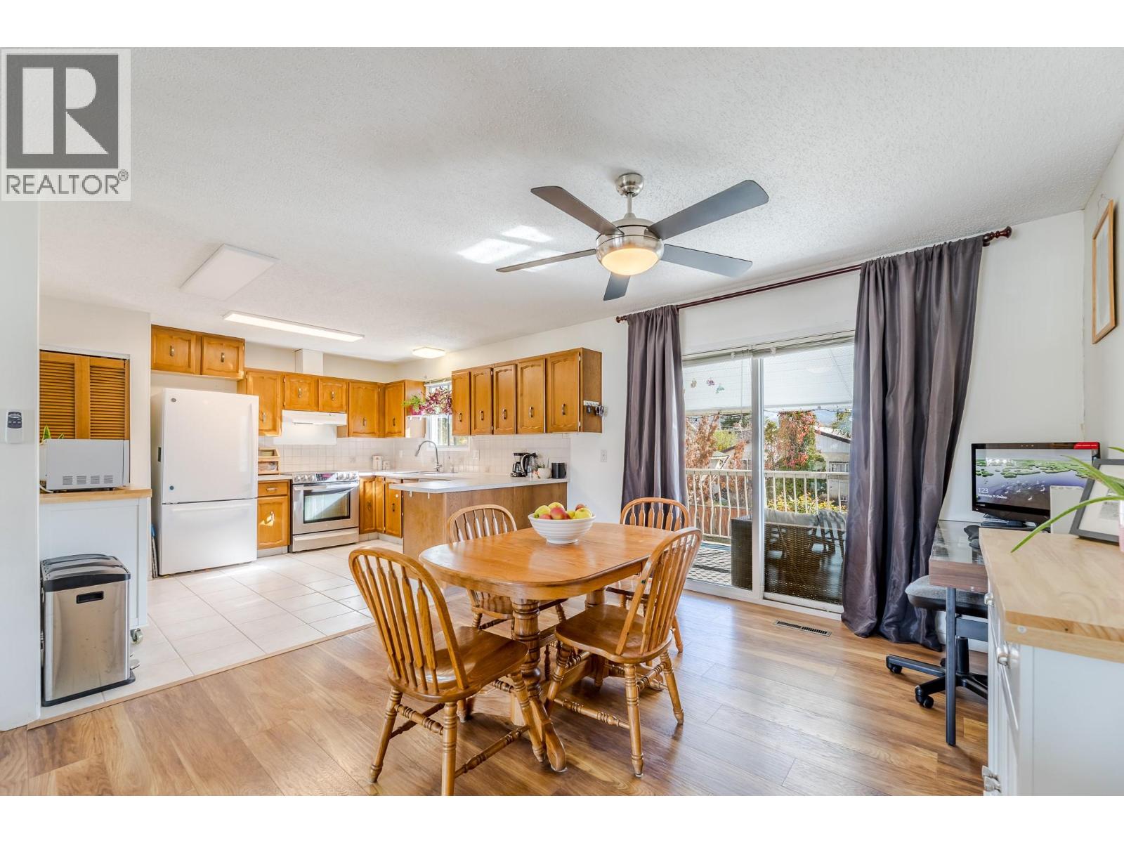 Picture for 157 Murray  Drive https://www.cirrealty.ca/reb/bc/1/10366231_7.jpg