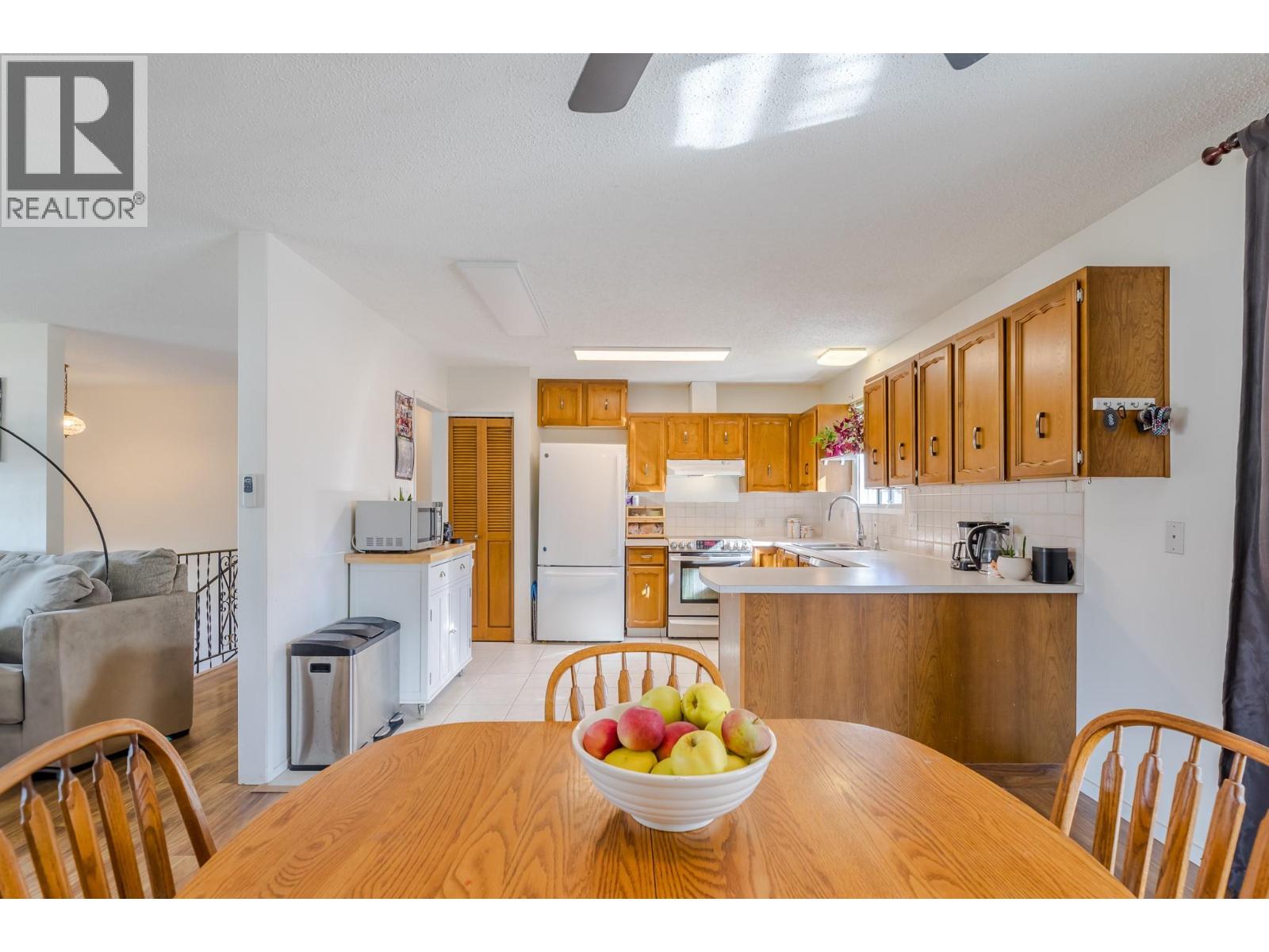 Picture for 157 Murray  Drive https://www.cirrealty.ca/reb/bc/1/10366231_9.jpg