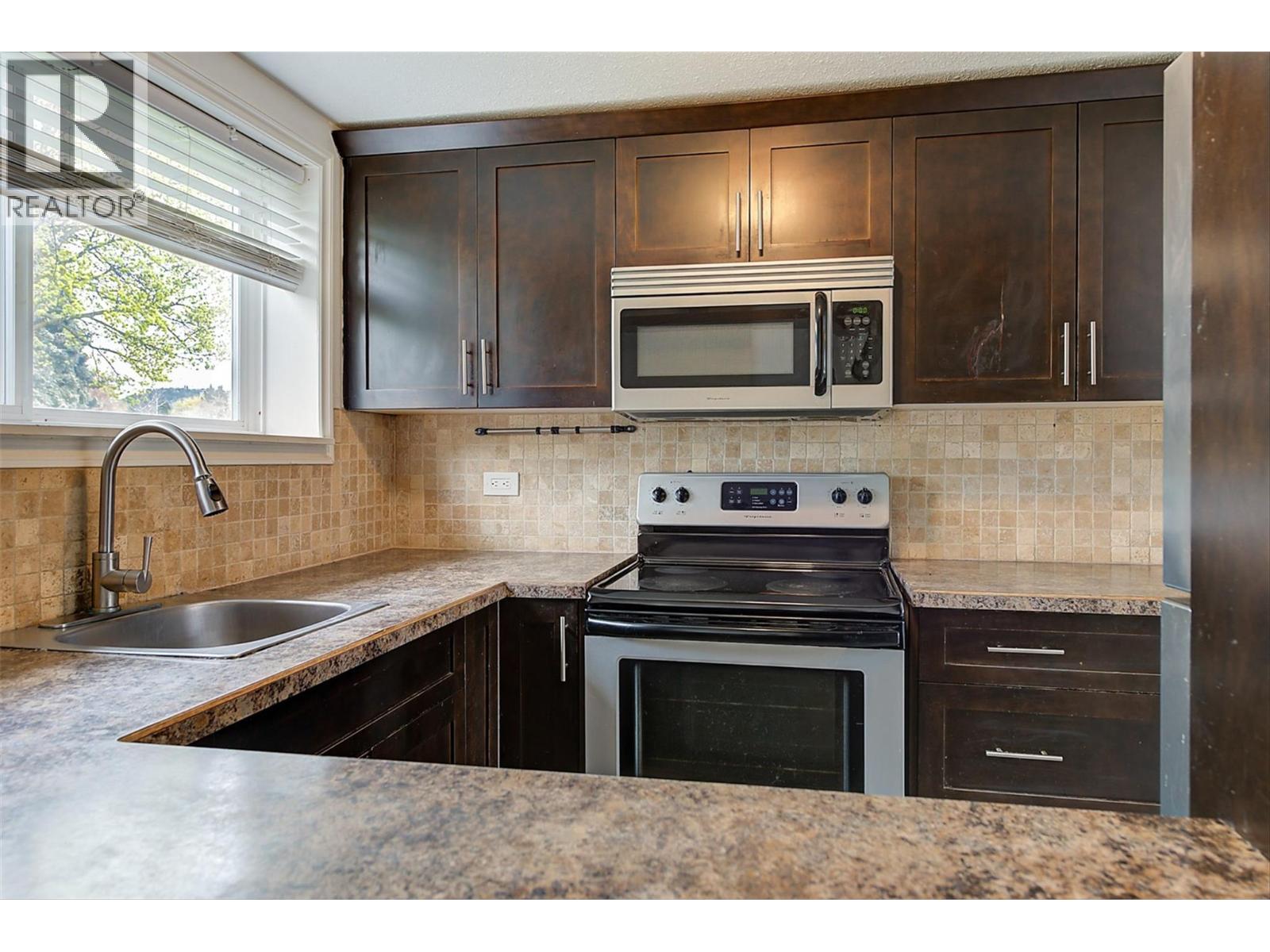 Picture for Unit #1, 1291 Bernard  Avenue https://www.cirrealty.ca/reb/bc/1/10366371_15.jpg