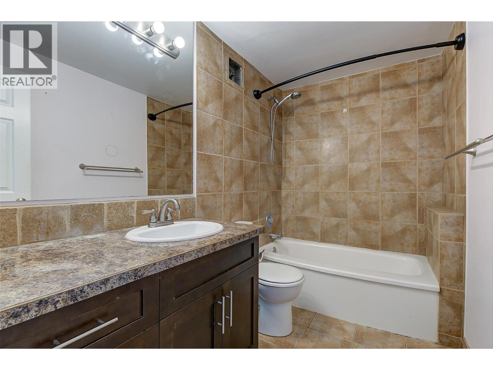 Picture for Unit #1, 1291 Bernard  Avenue https://www.cirrealty.ca/reb/bc/1/10366371_25.jpg