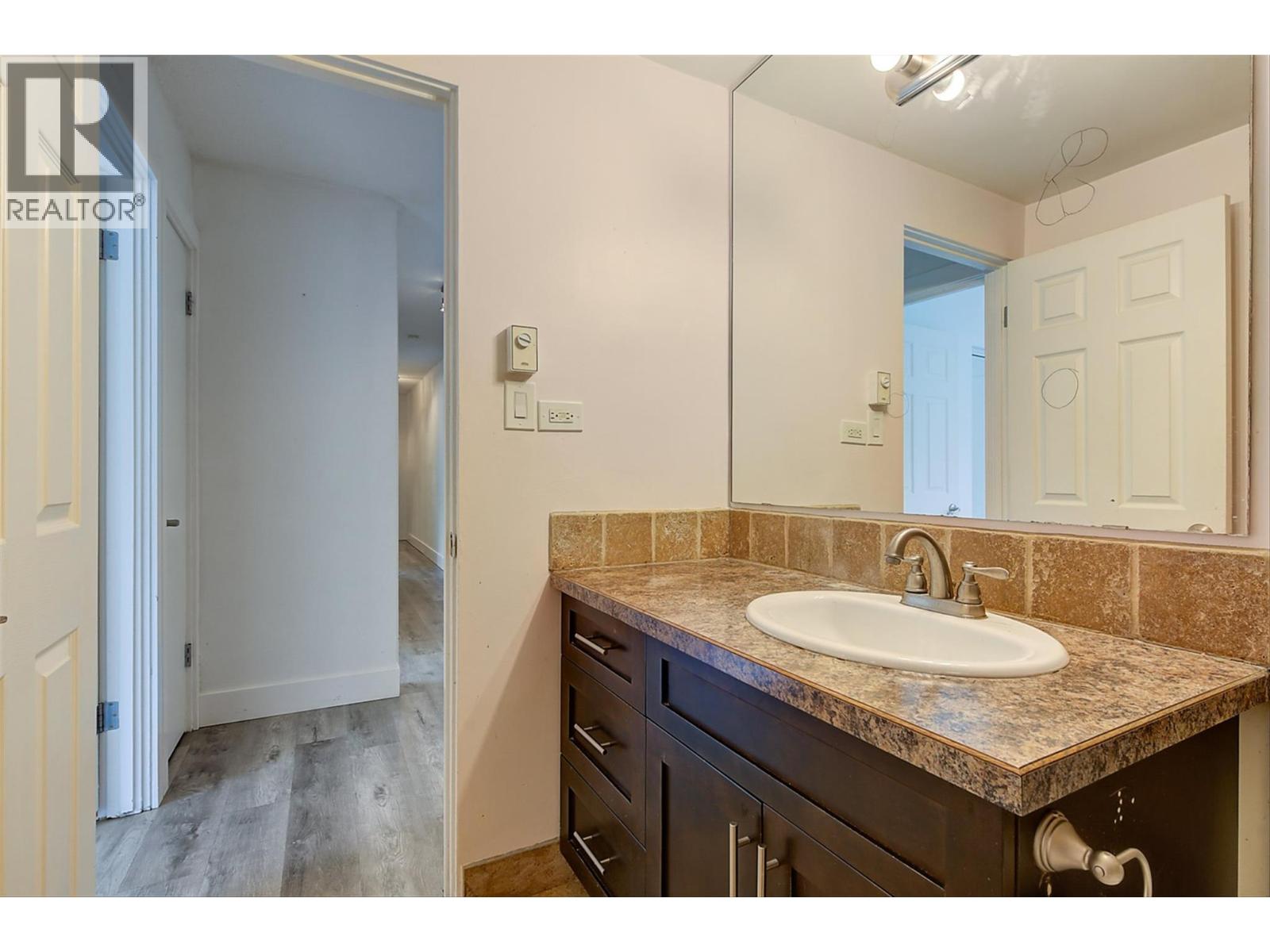 Picture for Unit #1, 1291 Bernard  Avenue https://www.cirrealty.ca/reb/bc/1/10366371_26.jpg