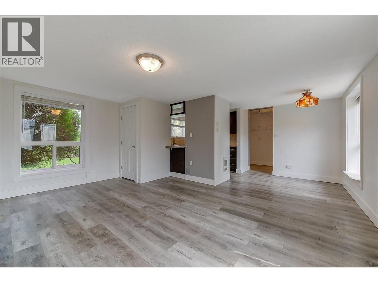 Picture for Unit #1, 1291 Bernard  Avenue https://www.cirrealty.ca/reb/bc/1/10366371_7.jpg