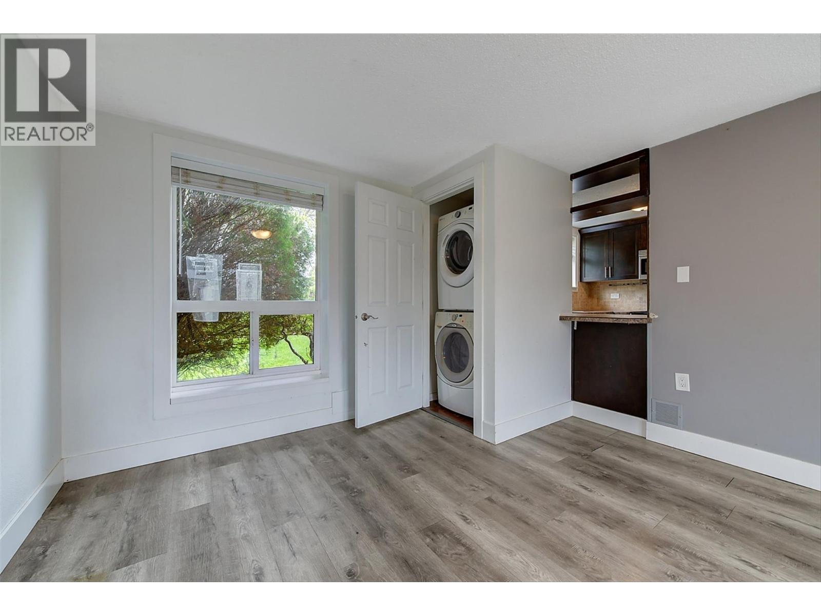 Picture for Unit #1, 1291 Bernard  Avenue https://www.cirrealty.ca/reb/bc/1/10366371_8.jpg