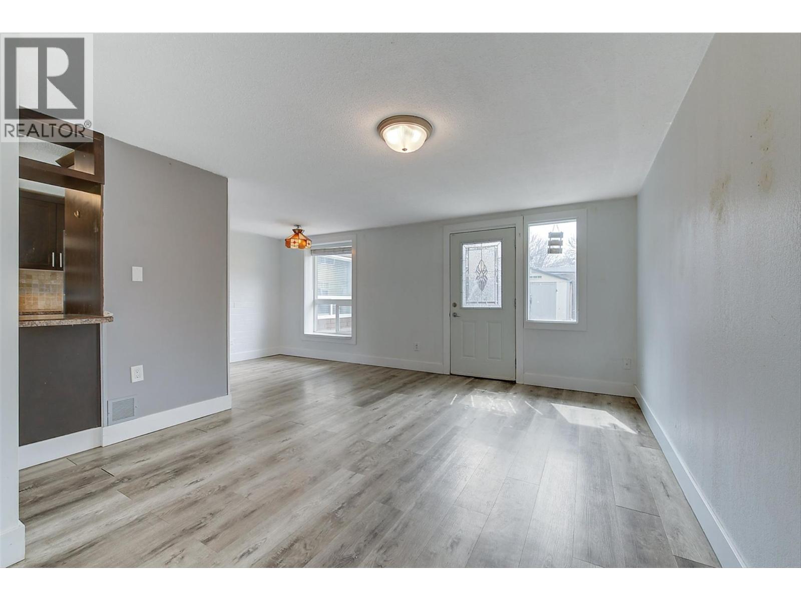 Picture for Unit #1, 1291 Bernard  Avenue https://www.cirrealty.ca/reb/bc/1/10366371_9.jpg